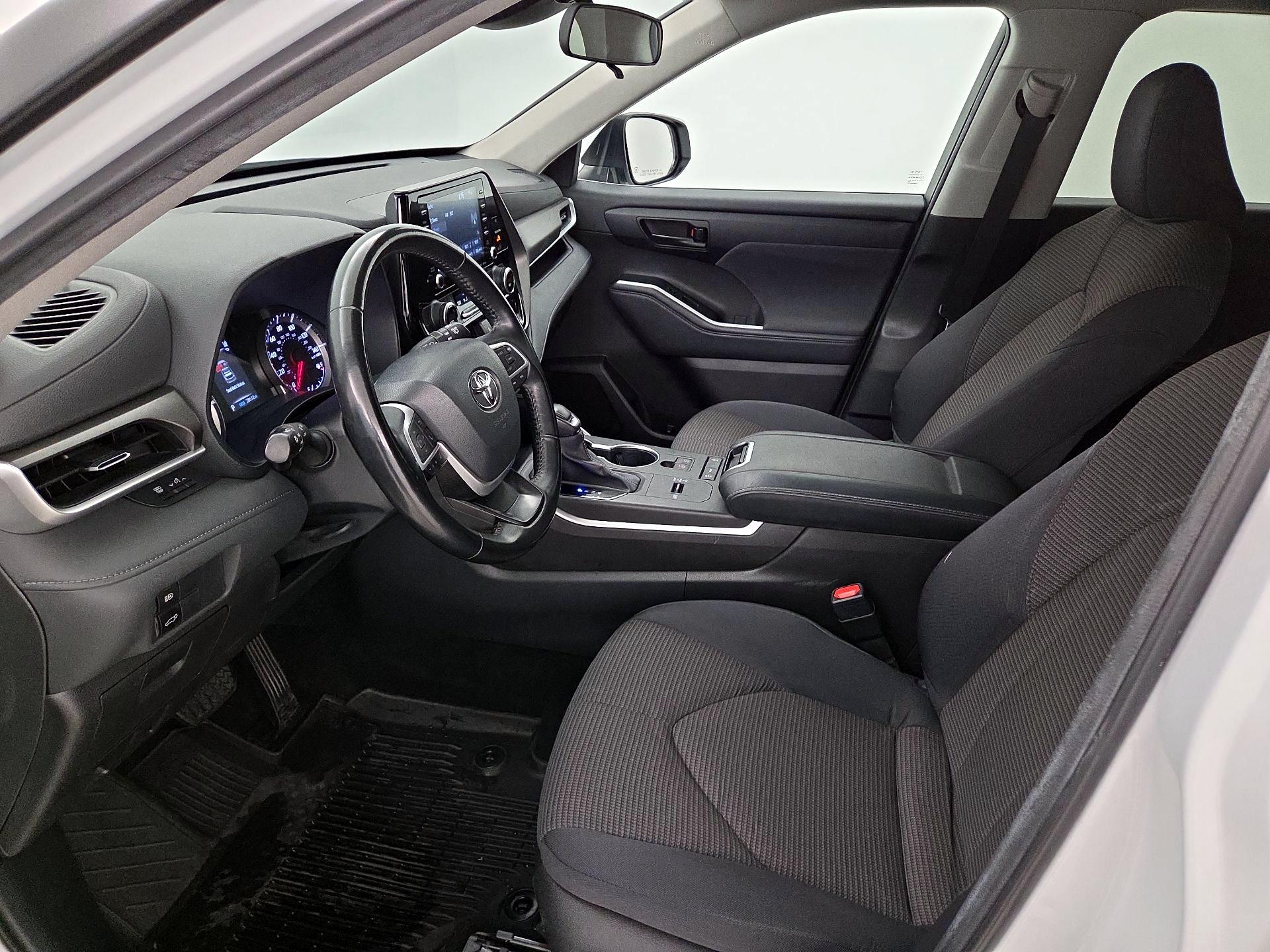 Thumbnail: 2022 Toyota Highlander - 11