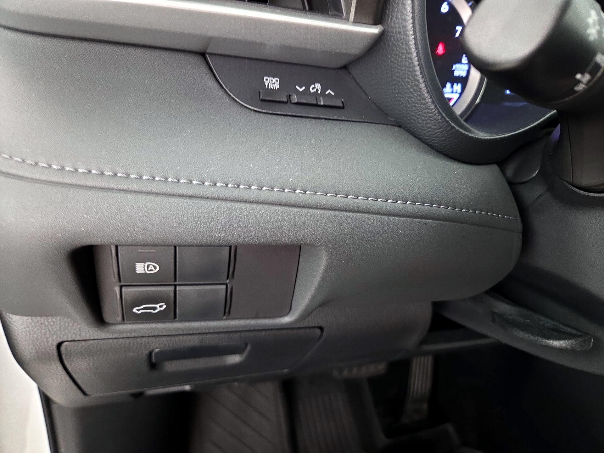 Thumbnail: 2022 Toyota Highlander - 13