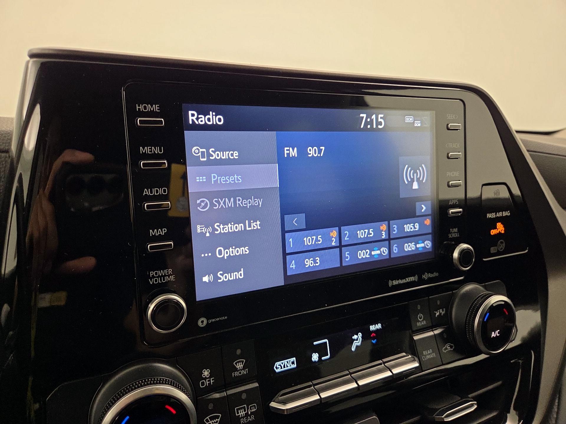 Thumbnail: 2022 Toyota Highlander - 15