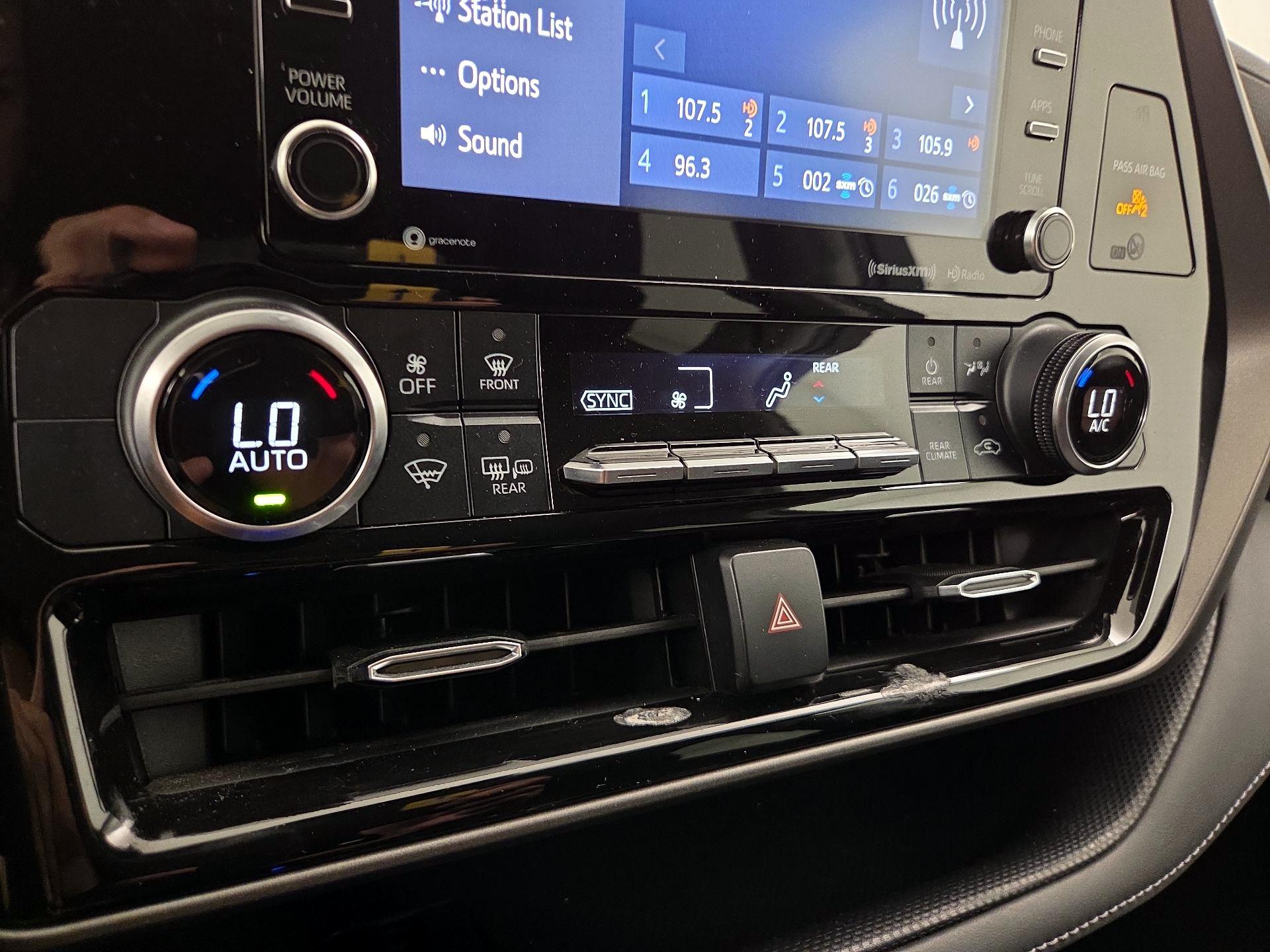 Thumbnail: 2022 Toyota Highlander - 16