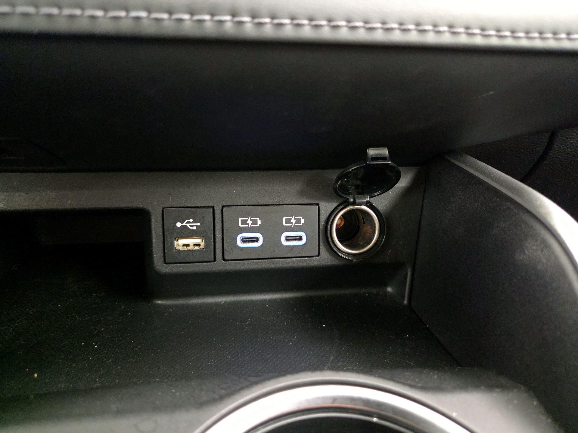 Thumbnail: 2022 Toyota Highlander - 18