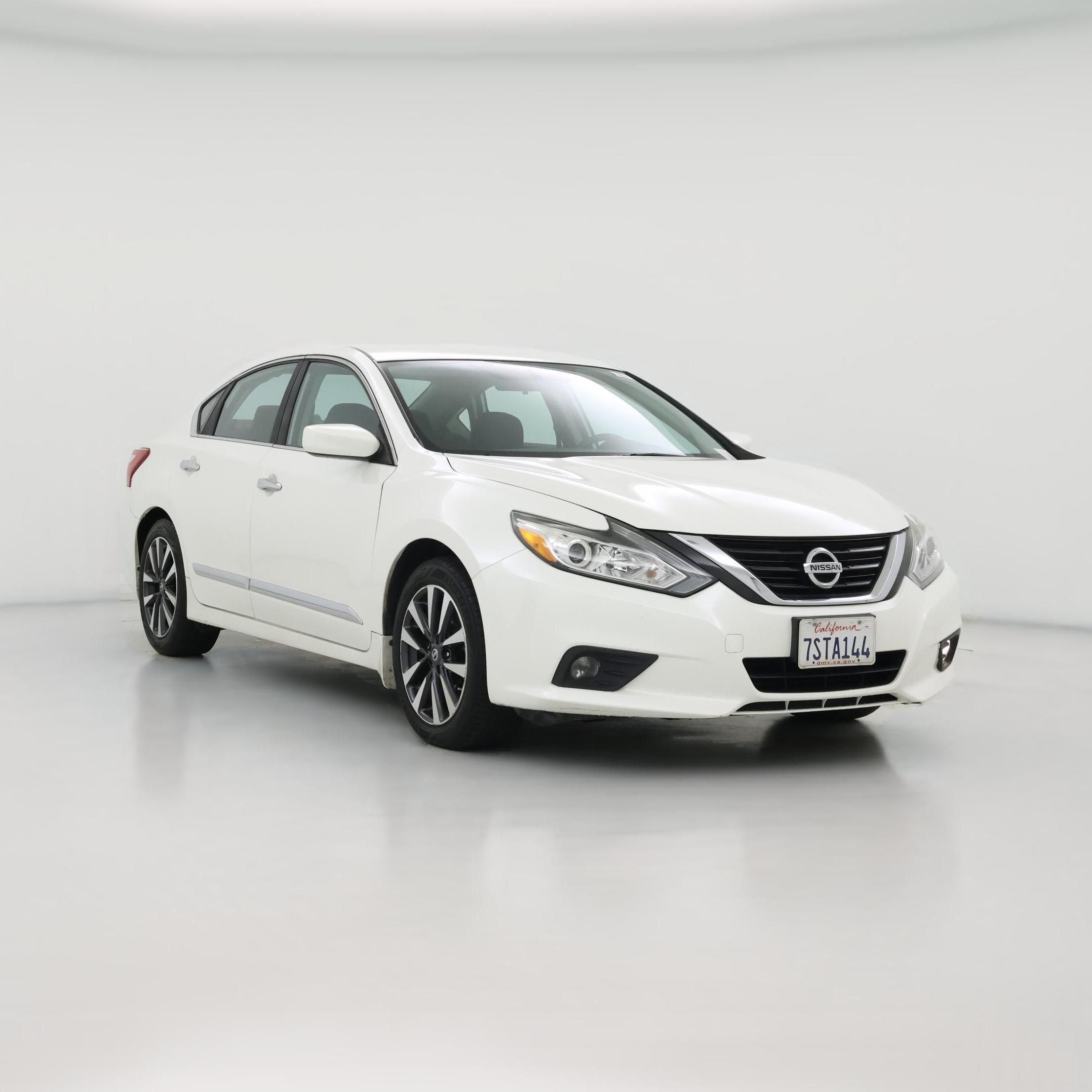 Thumbnail: 2016 Nissan Altima - 1