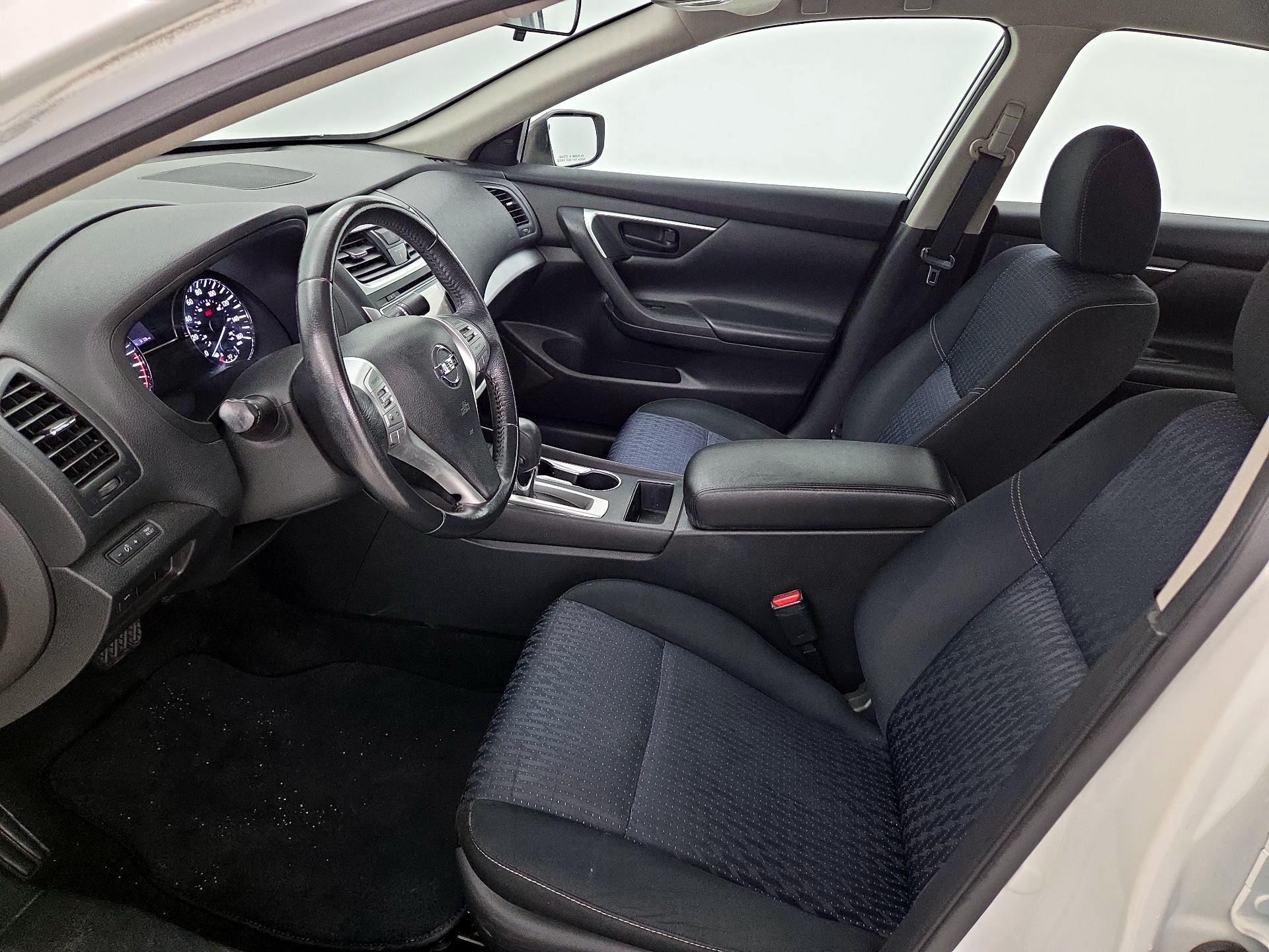 Thumbnail: 2016 Nissan Altima - 11