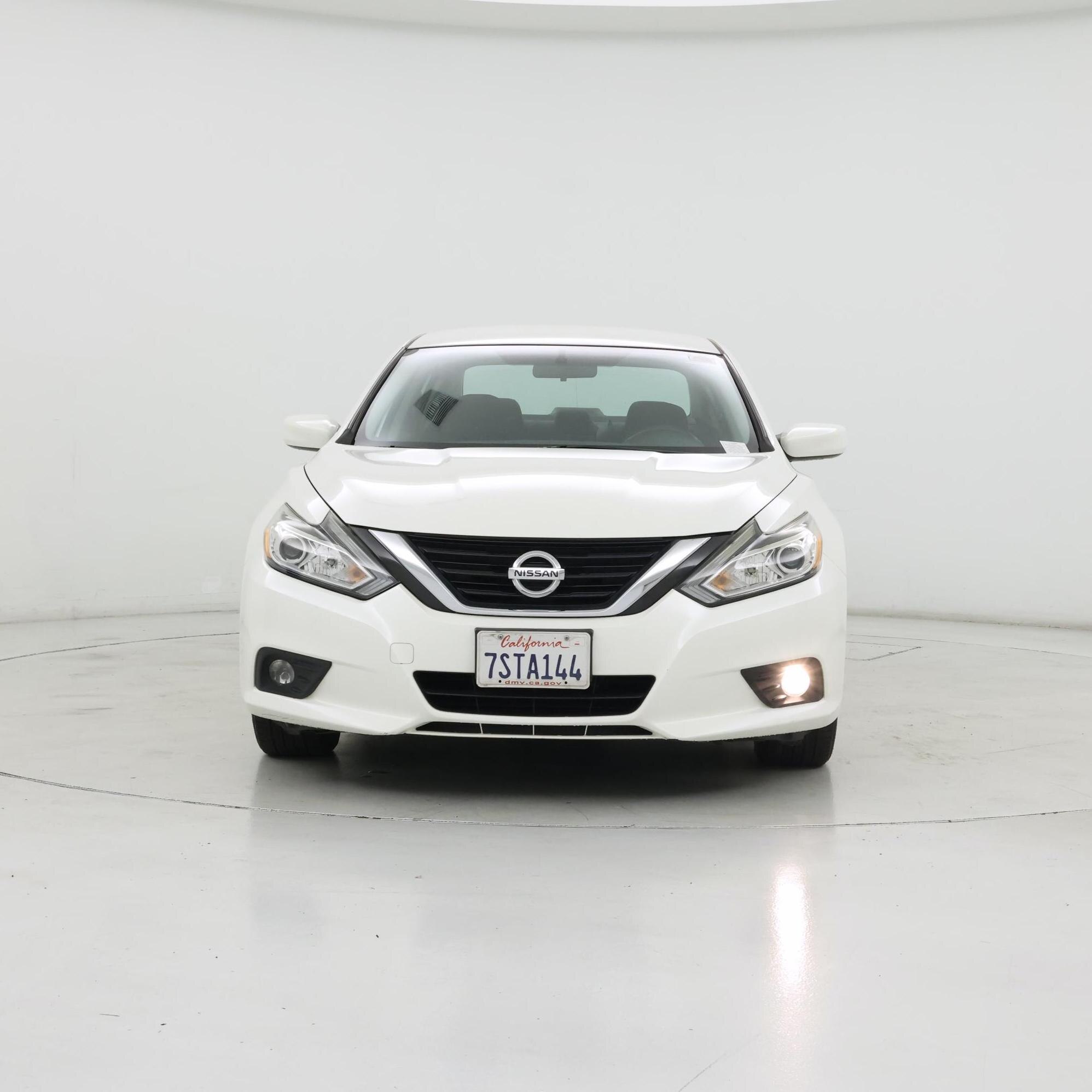 Thumbnail: 2016 Nissan Altima - 5