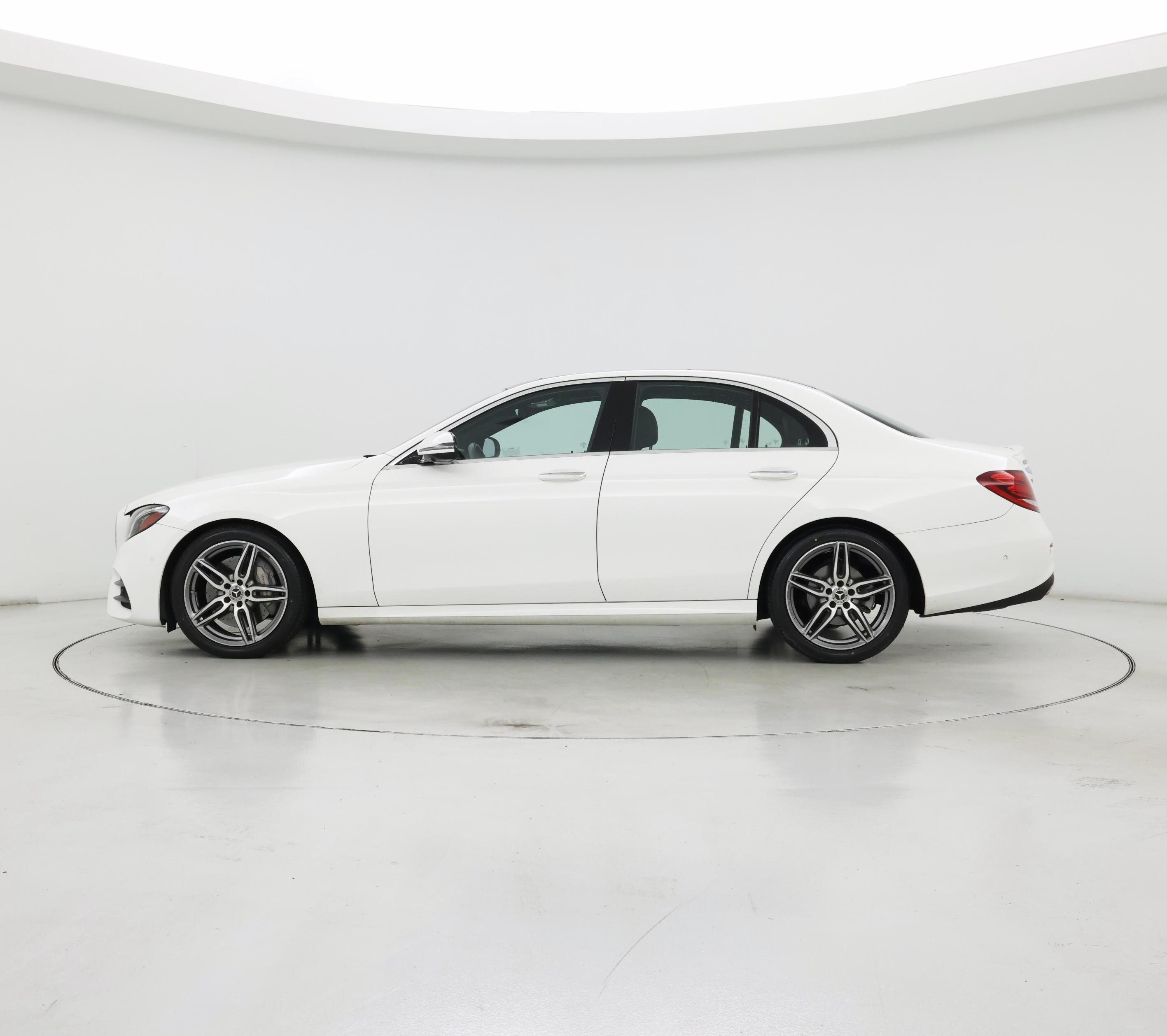 Thumbnail: 2019 Mercedes-Benz E-Class - 3