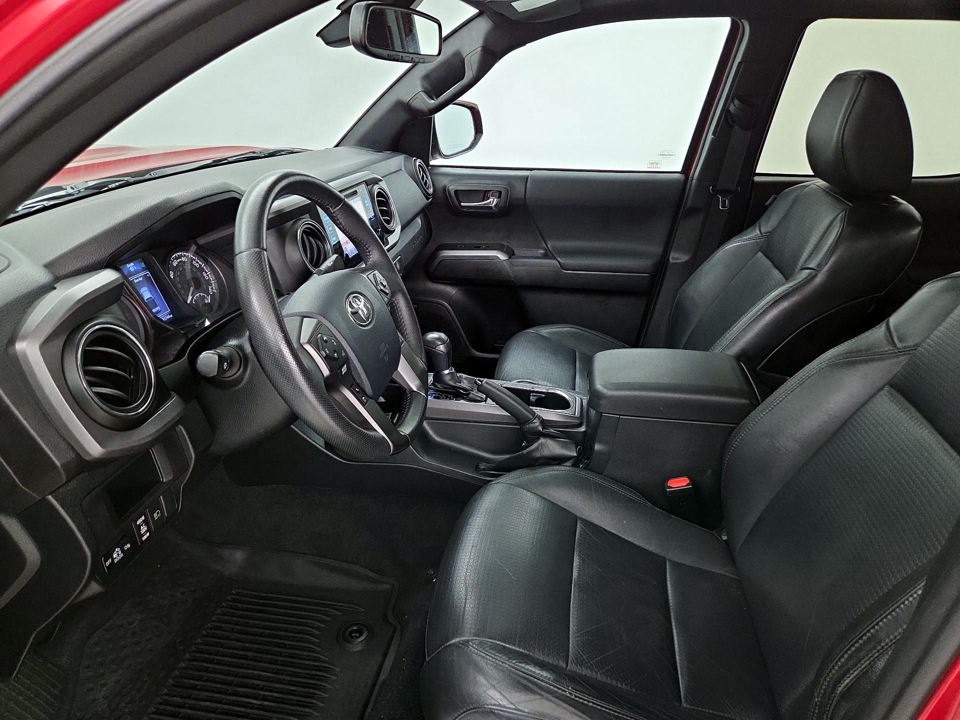 Thumbnail: 2019 Toyota Tacoma - 11