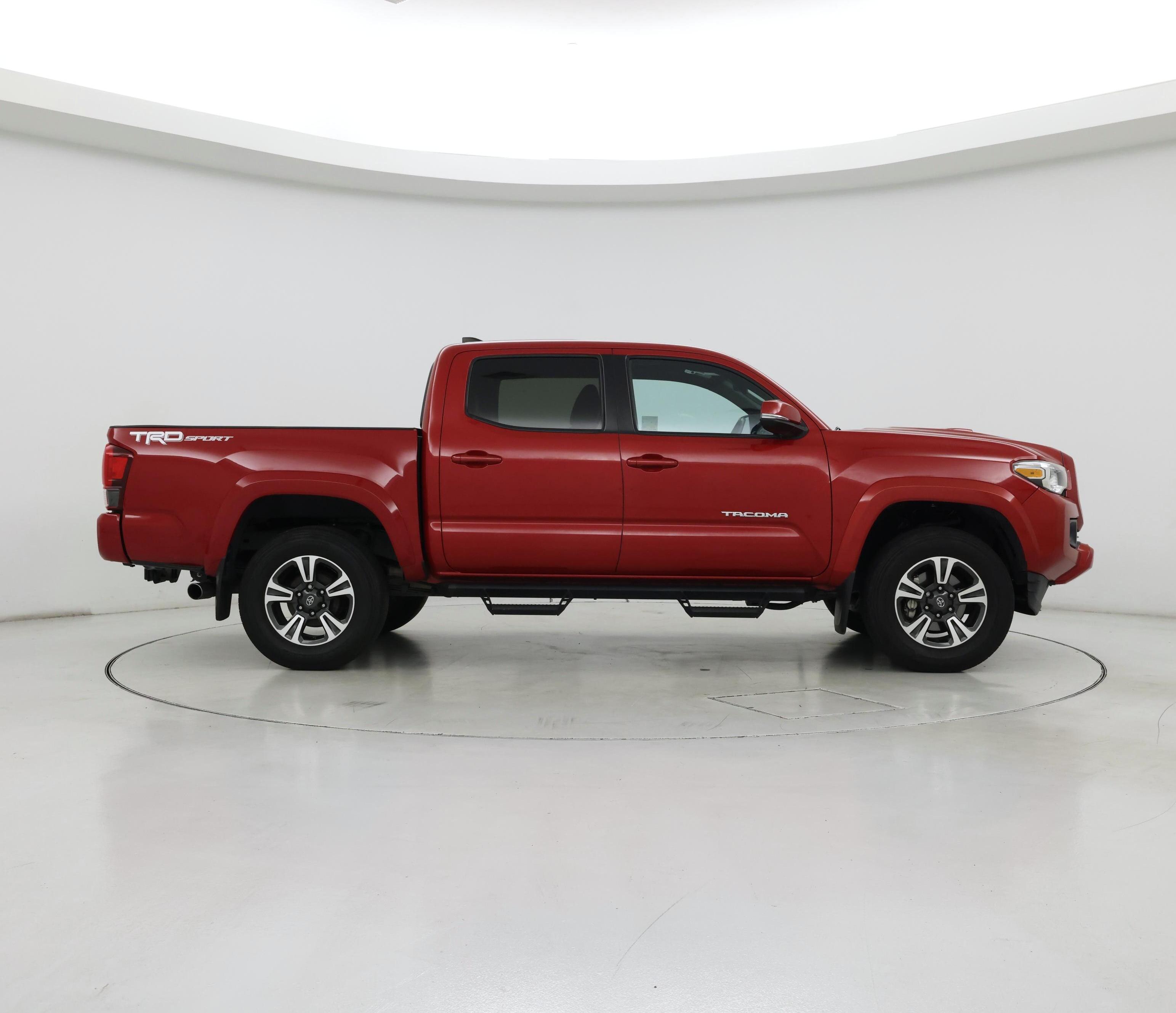 Thumbnail: 2019 Toyota Tacoma - 7