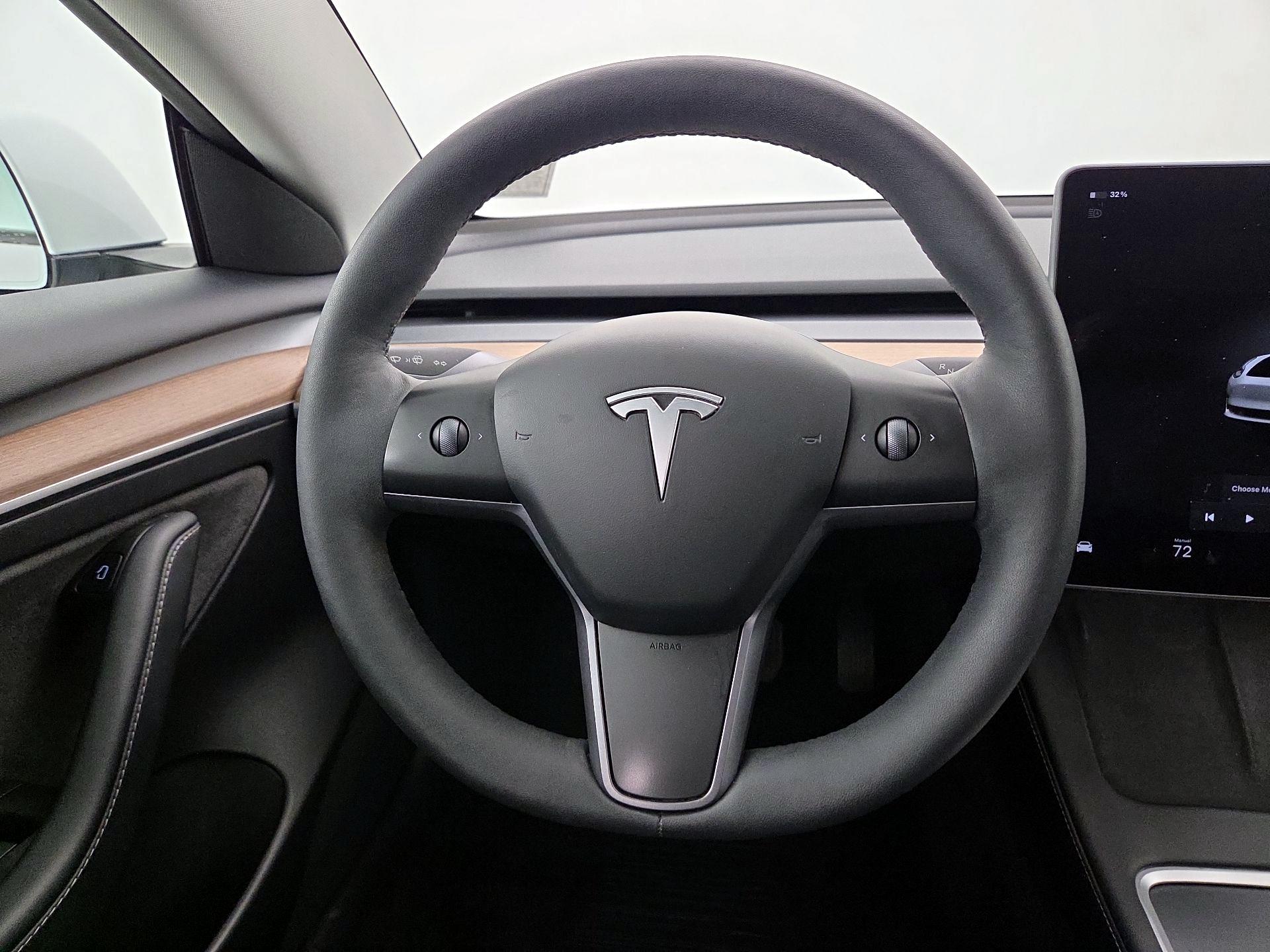 Thumbnail: 2023 Tesla Model 3 - 10