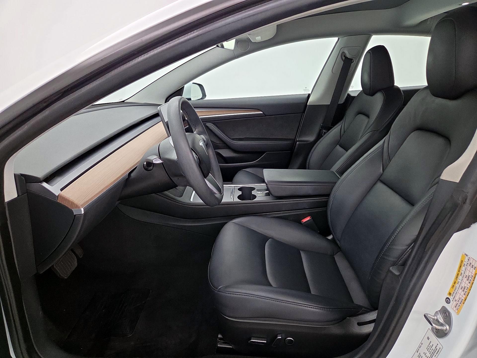 Thumbnail: 2023 Tesla Model 3 - 11