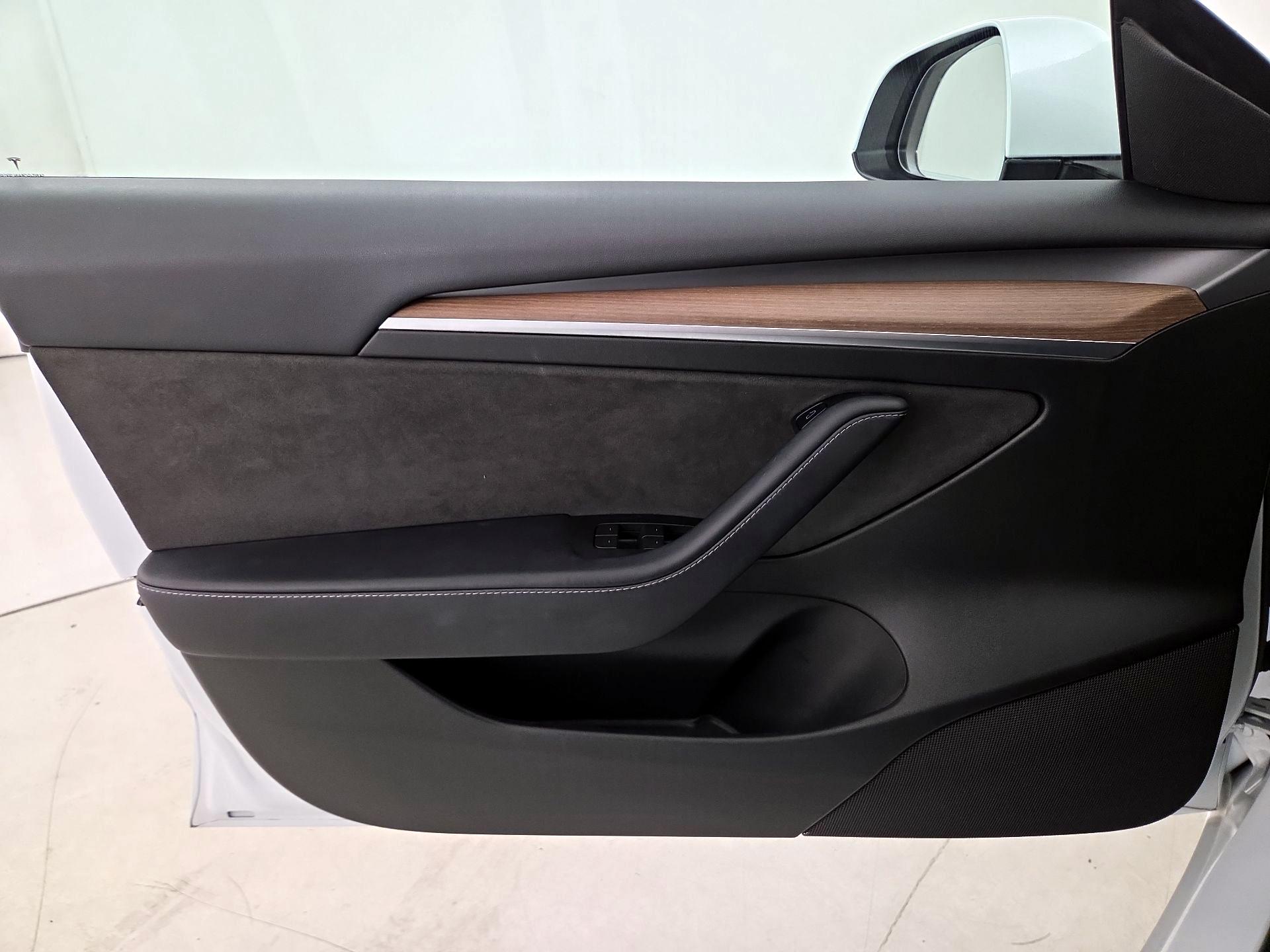 Thumbnail: 2023 Tesla Model 3 - 12