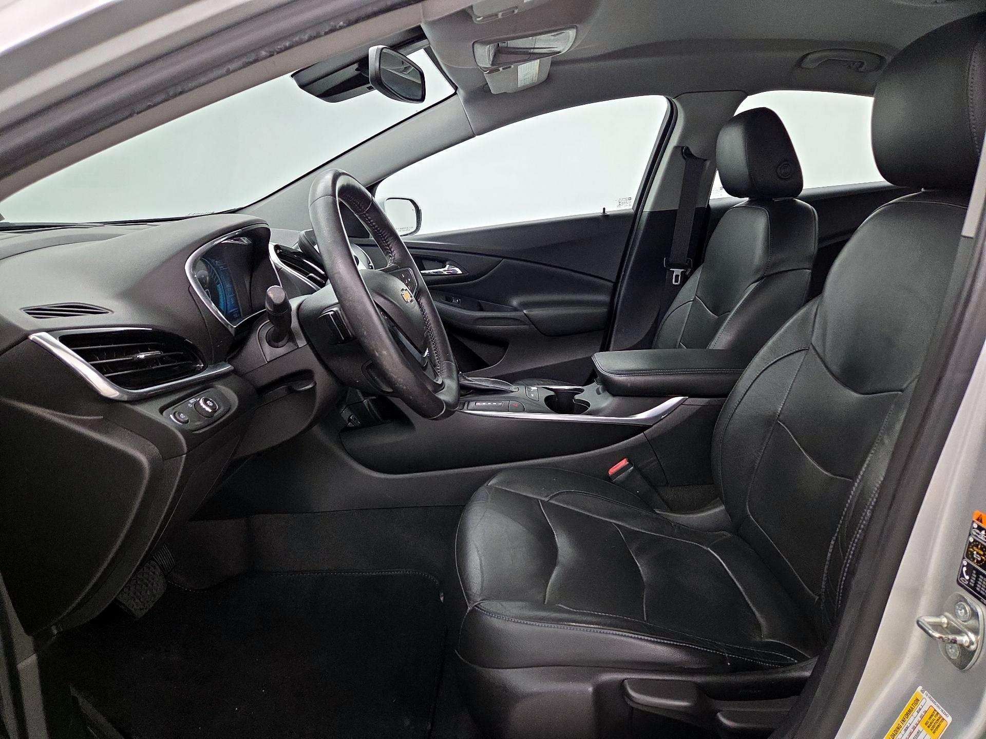 Thumbnail: 2017 Chevrolet Volt - 11