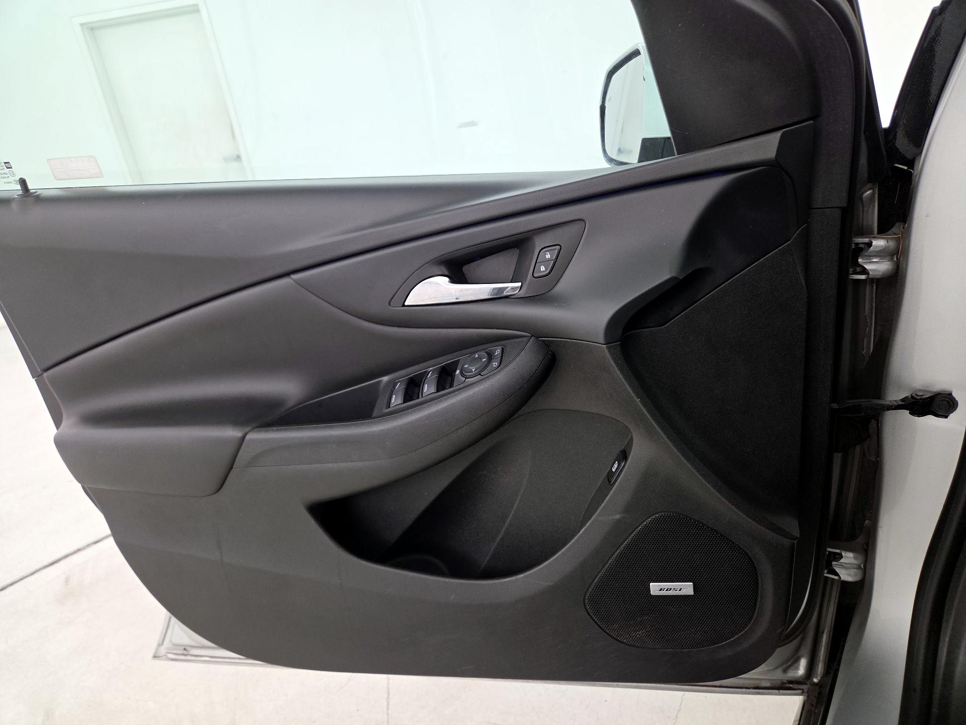 Thumbnail: 2017 Chevrolet Volt - 12