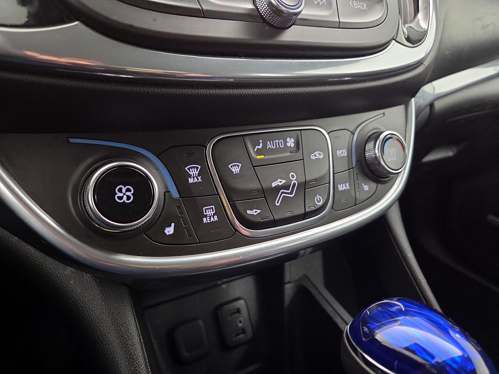 Thumbnail: 2017 Chevrolet Volt - 17