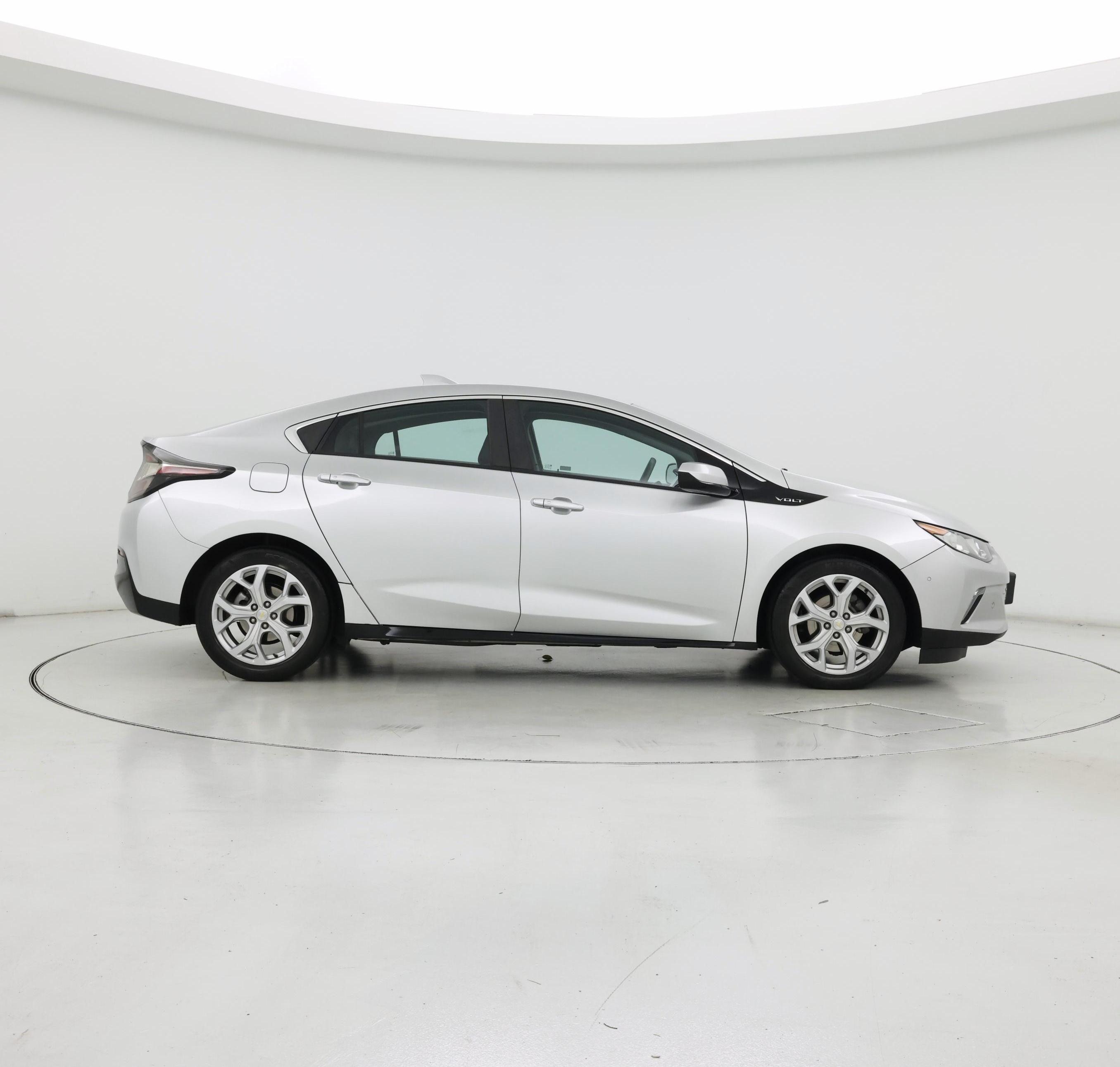 Thumbnail: 2017 Chevrolet Volt - 7