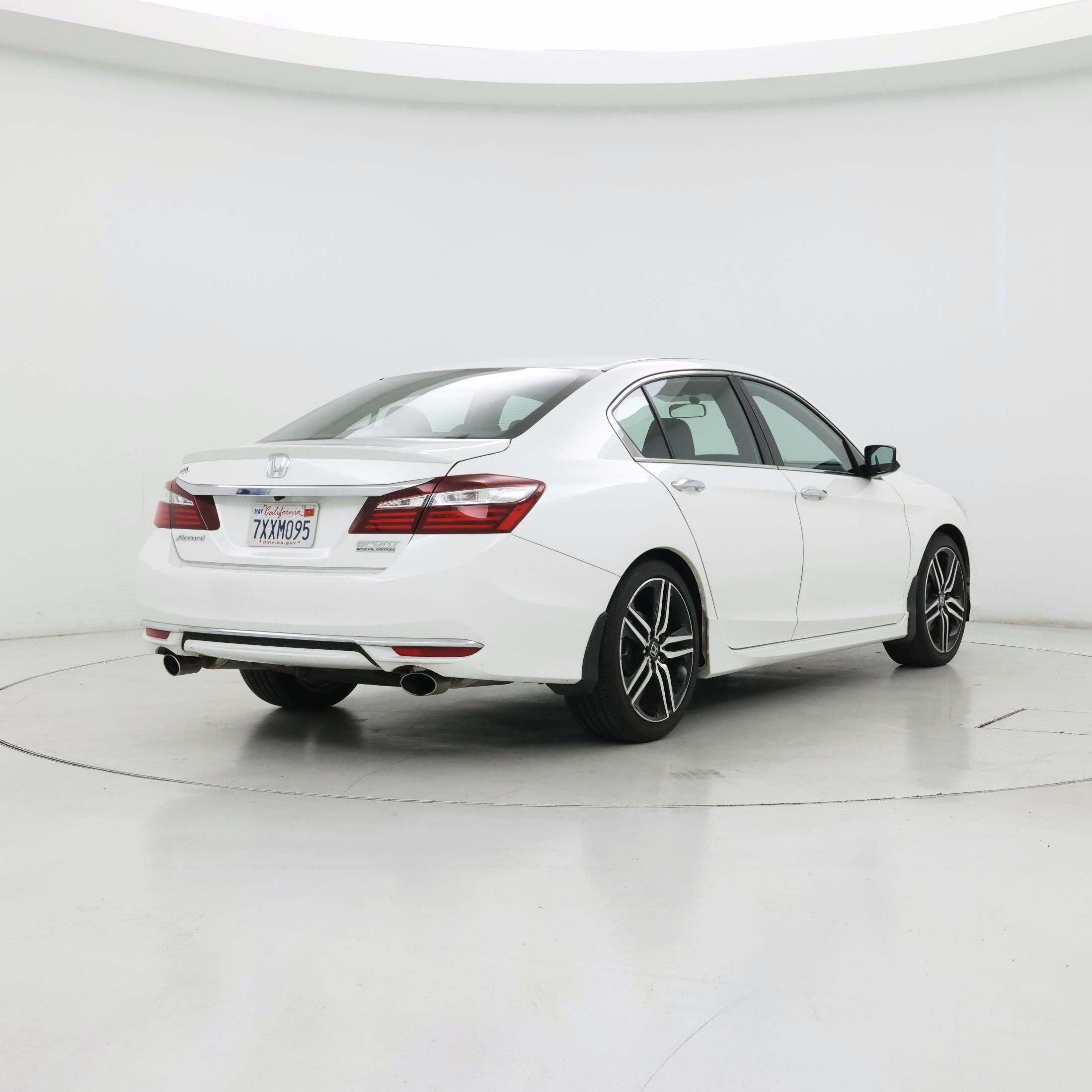 Thumbnail: 2017 Honda Accord - 8