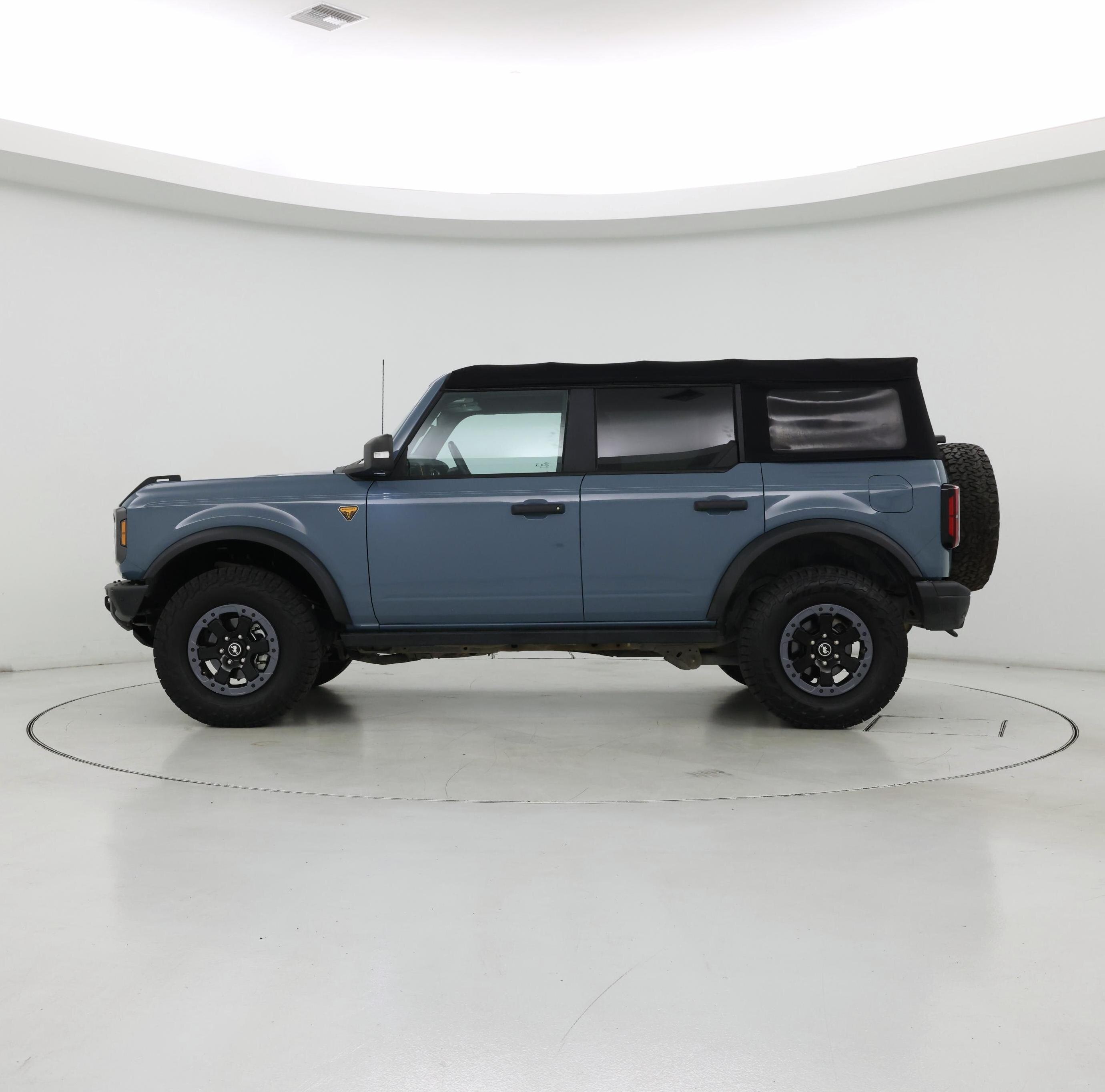 Thumbnail: 2021 Ford Bronco - 3