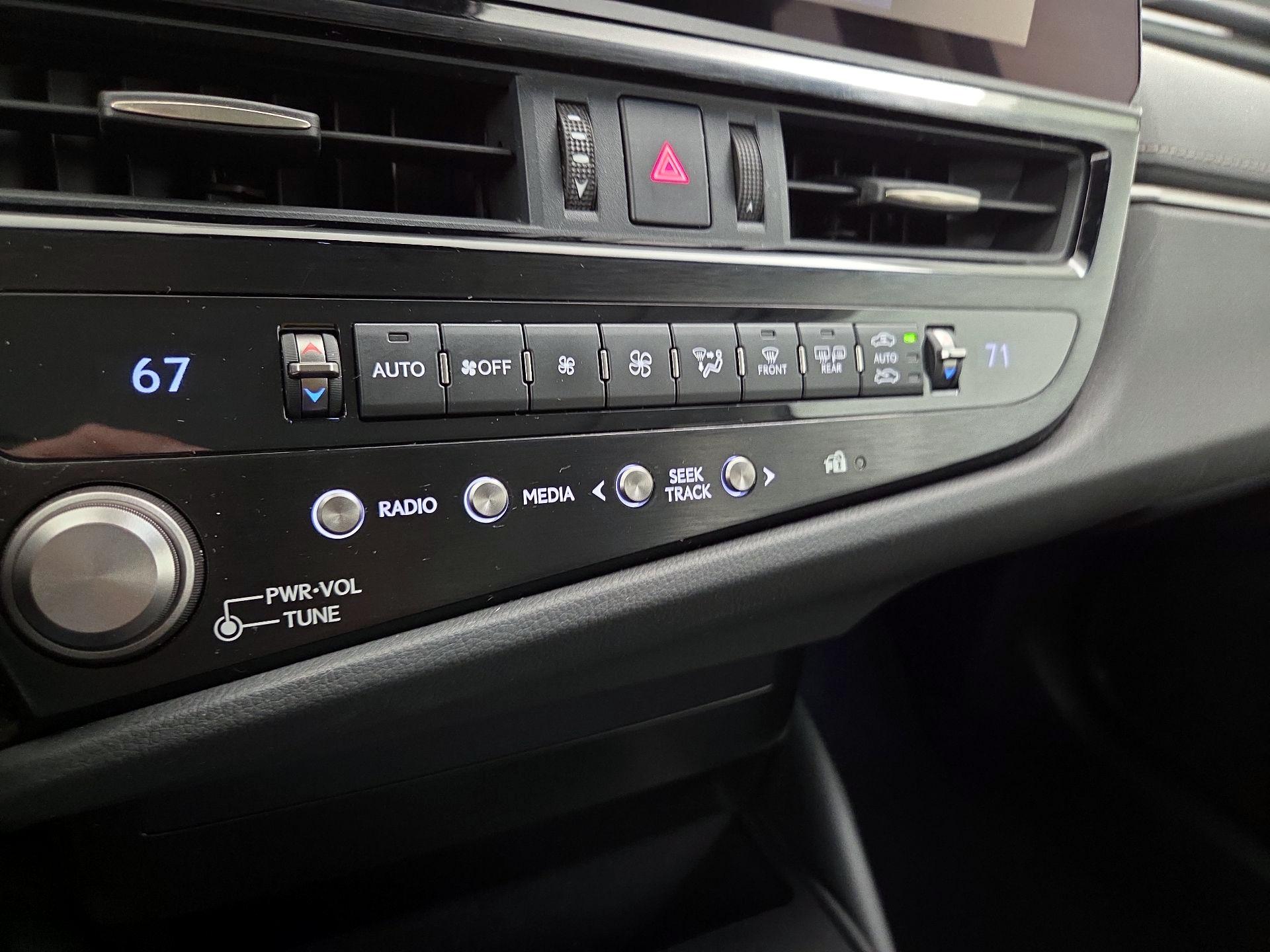 Thumbnail: 2024 Lexus ES - 16