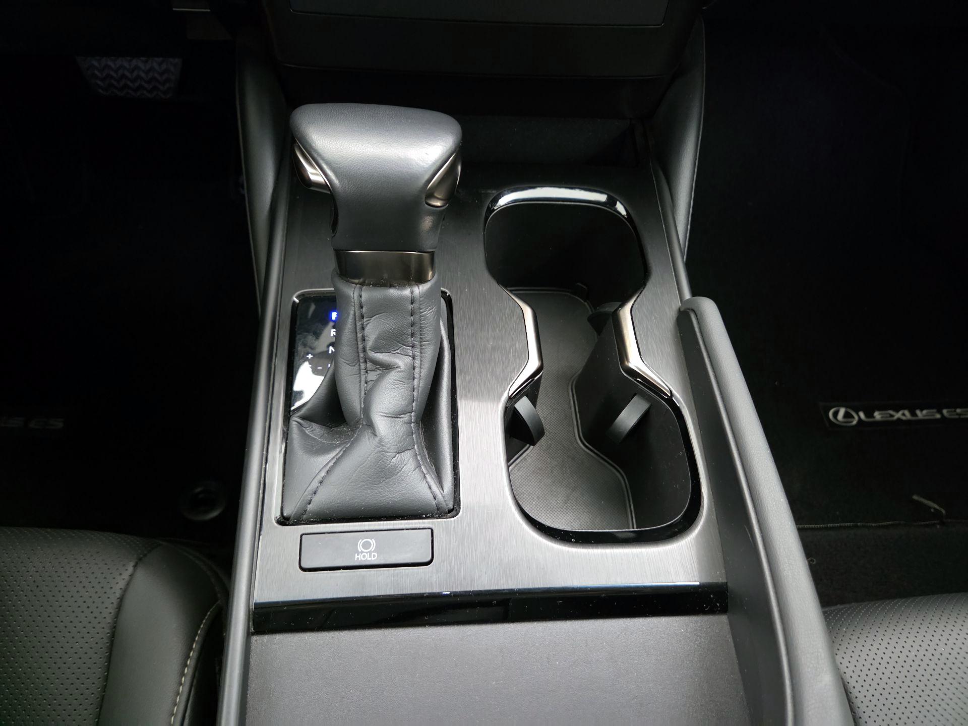 Thumbnail: 2024 Lexus ES - 17