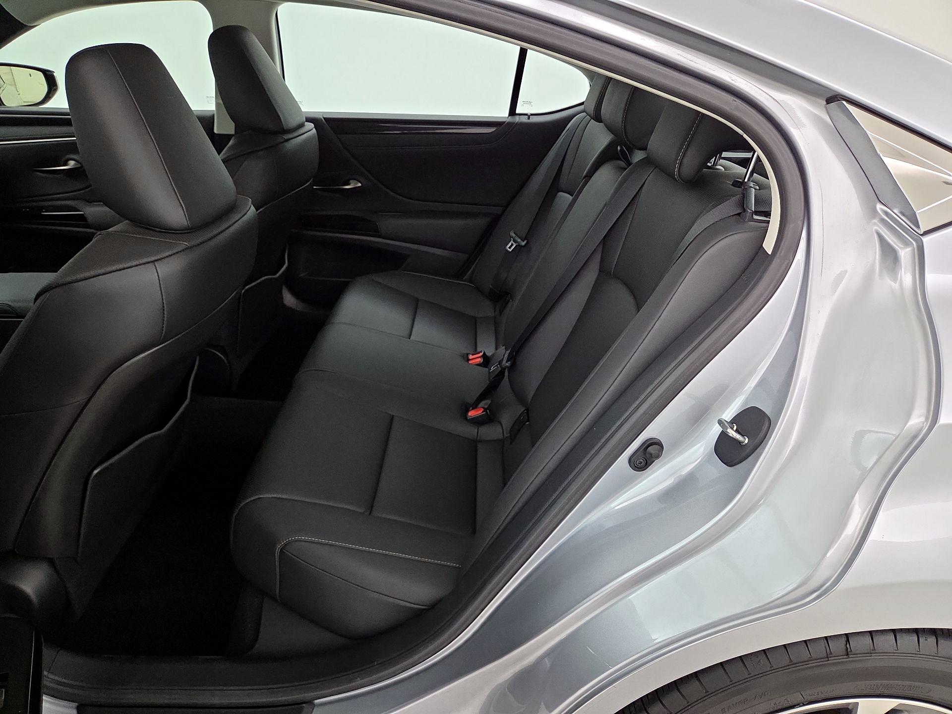 Thumbnail: 2024 Lexus ES - 20