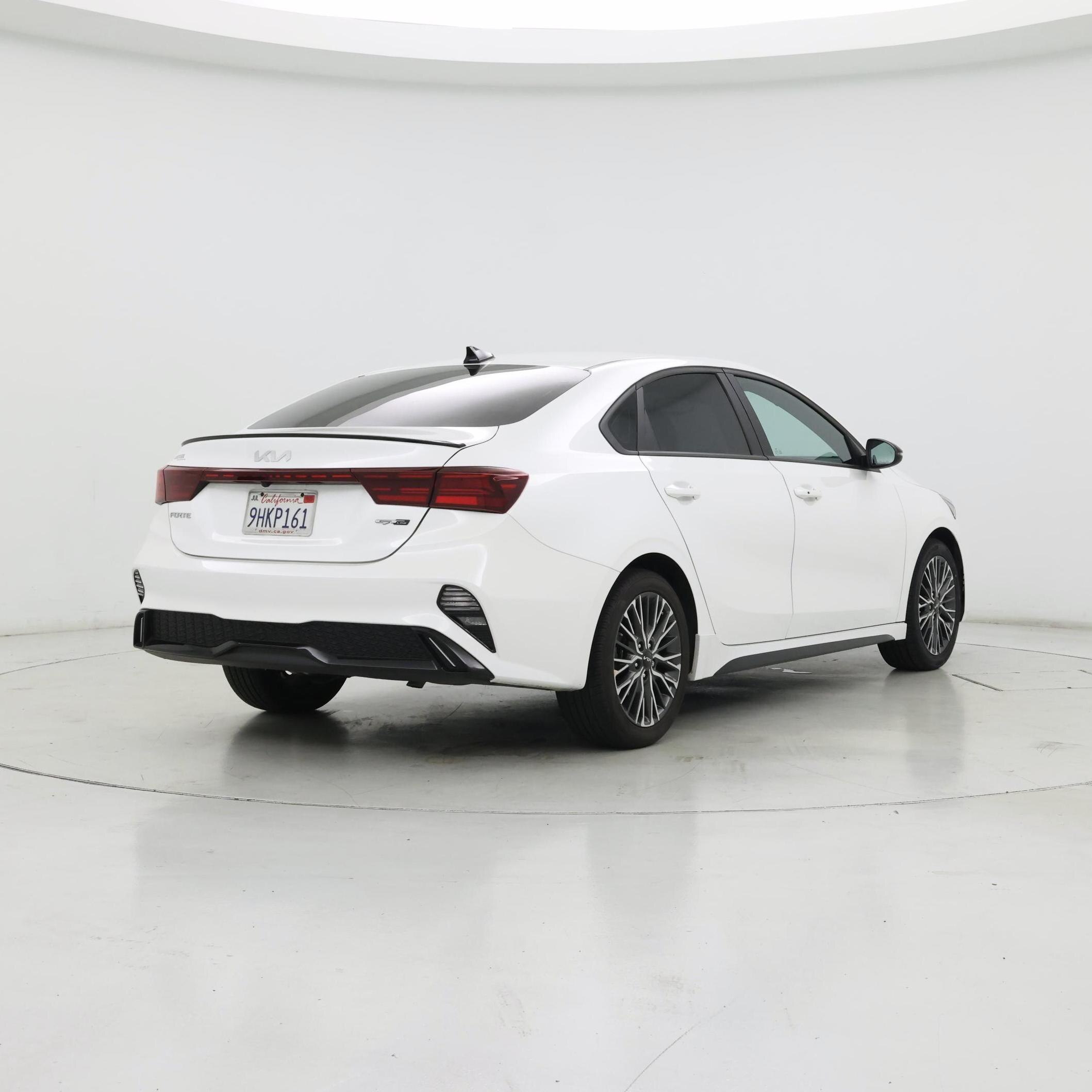 Thumbnail: 2023 Kia Forte - 8