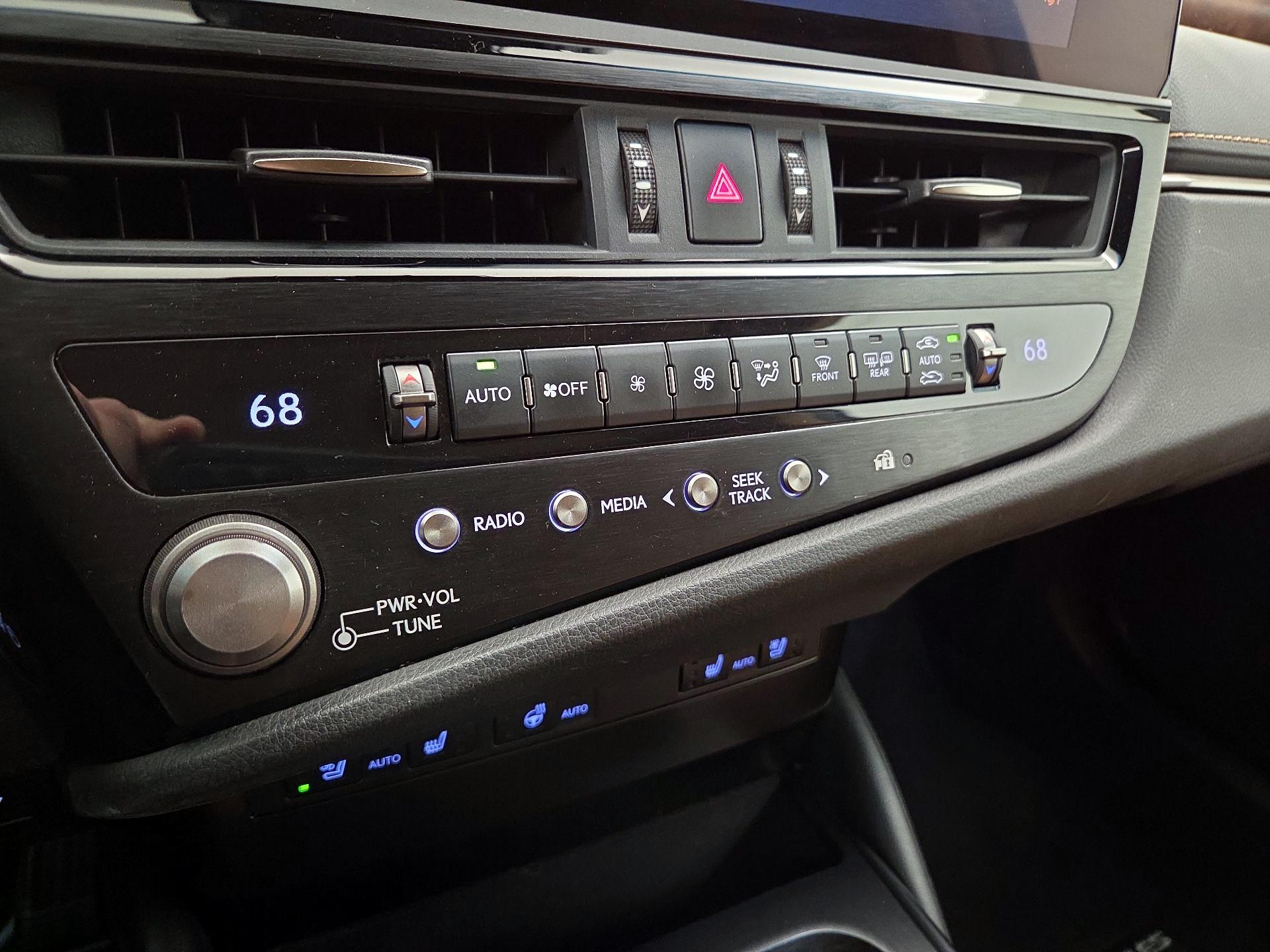 Thumbnail: 2023 Lexus ES - 17