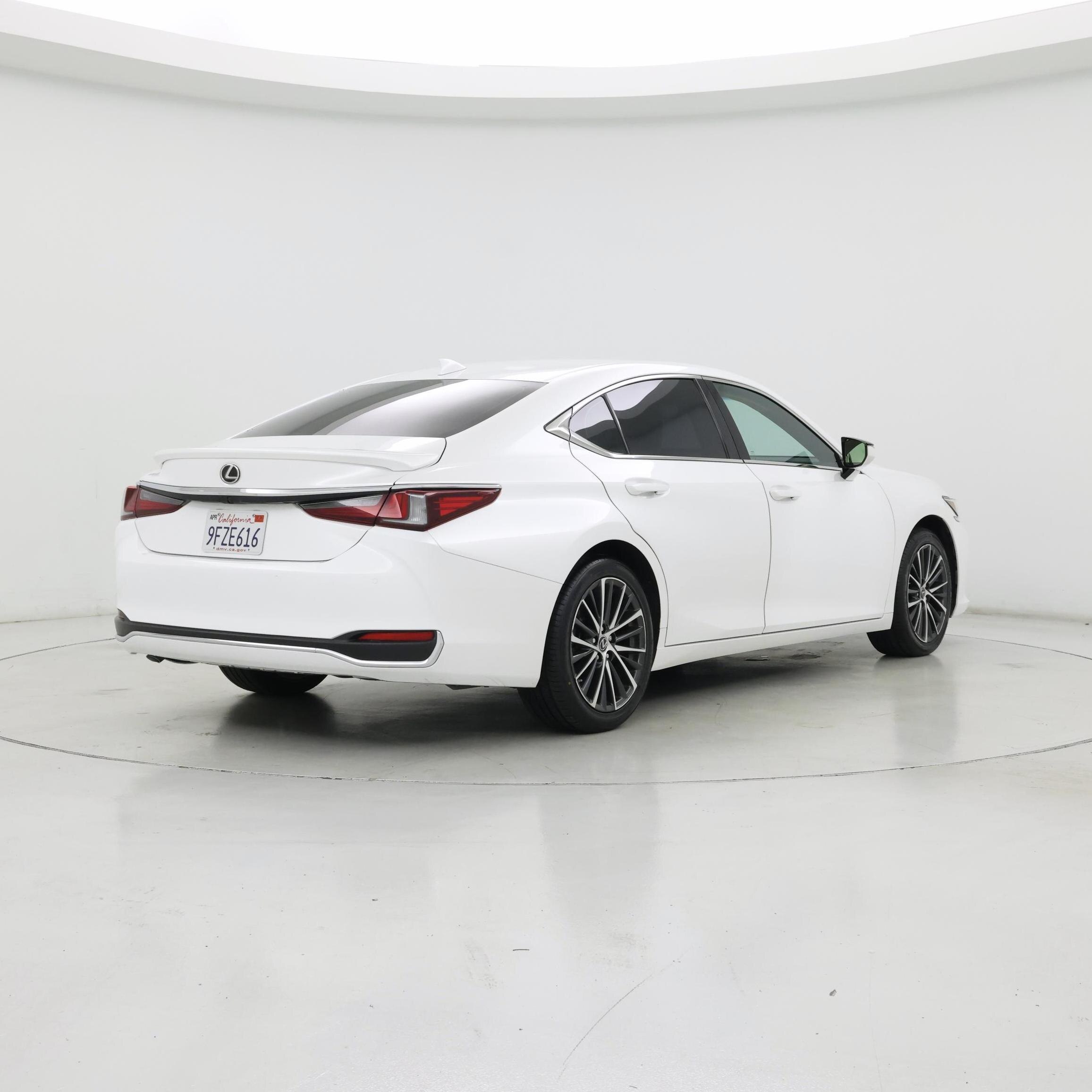 Thumbnail: 2023 Lexus ES - 8