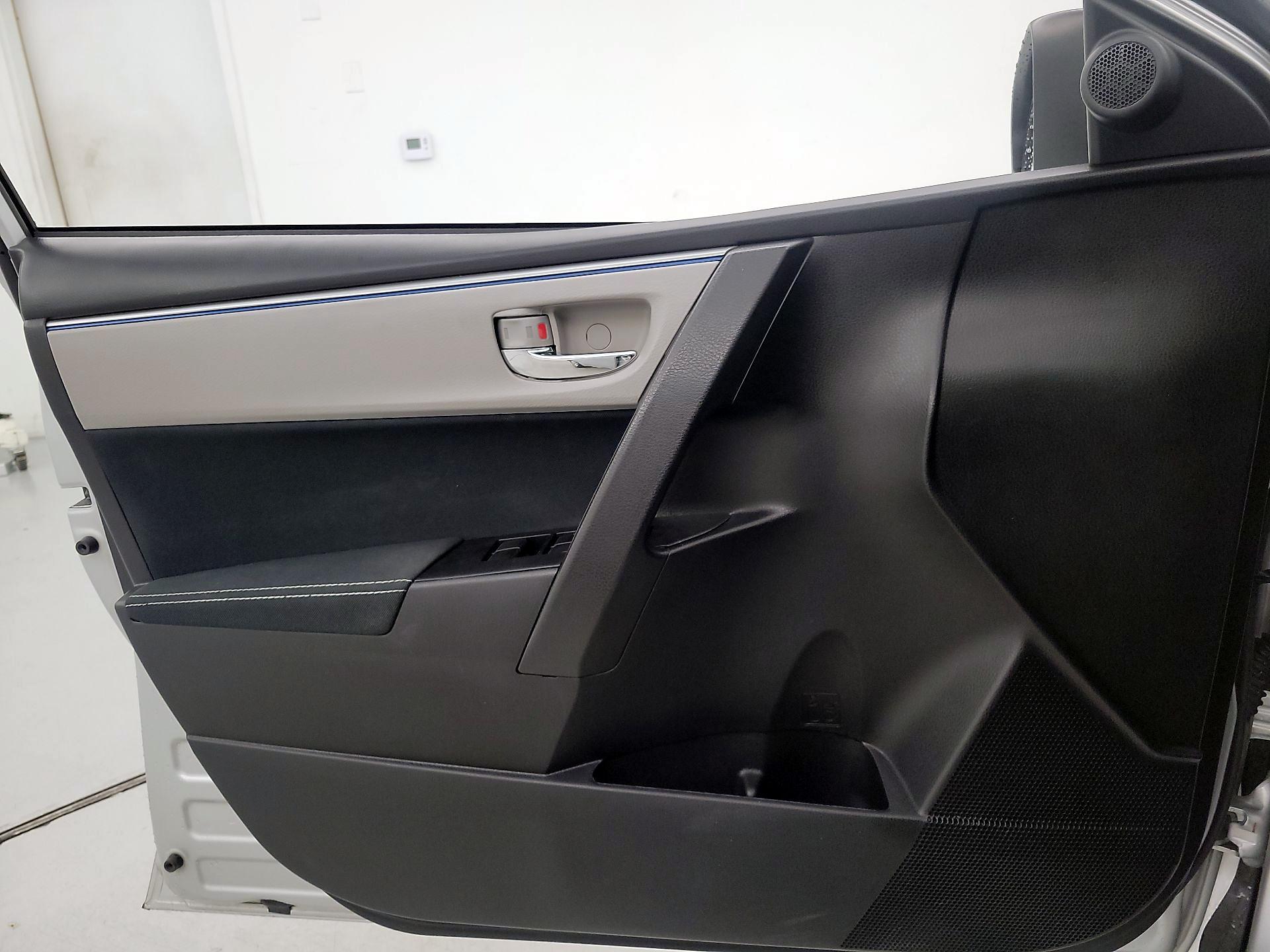 Thumbnail: 2016 Toyota Corolla - 12