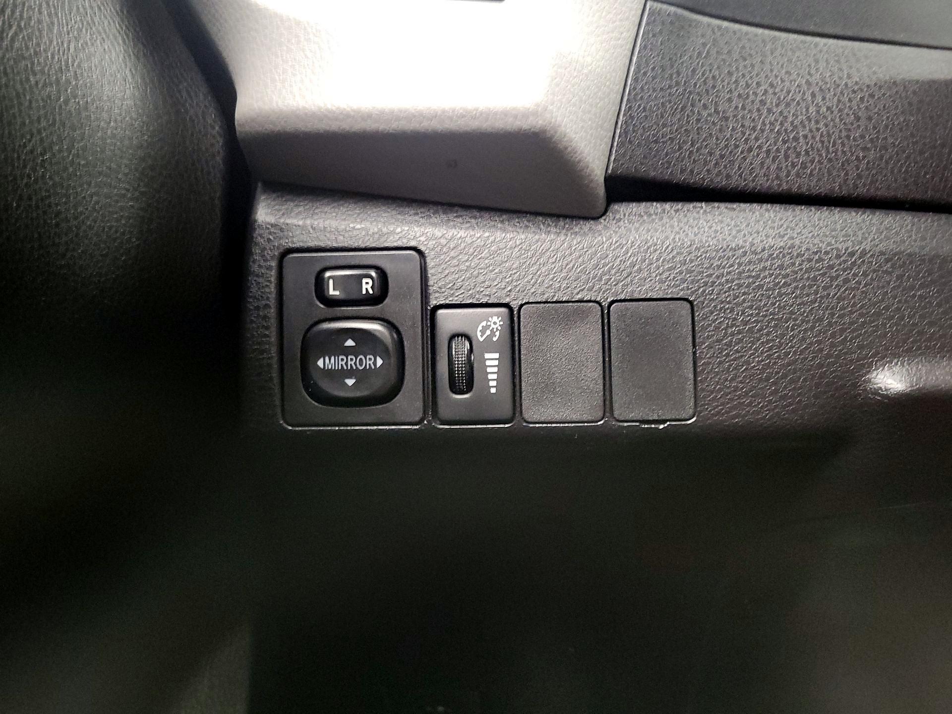 Thumbnail: 2016 Toyota Corolla - 13