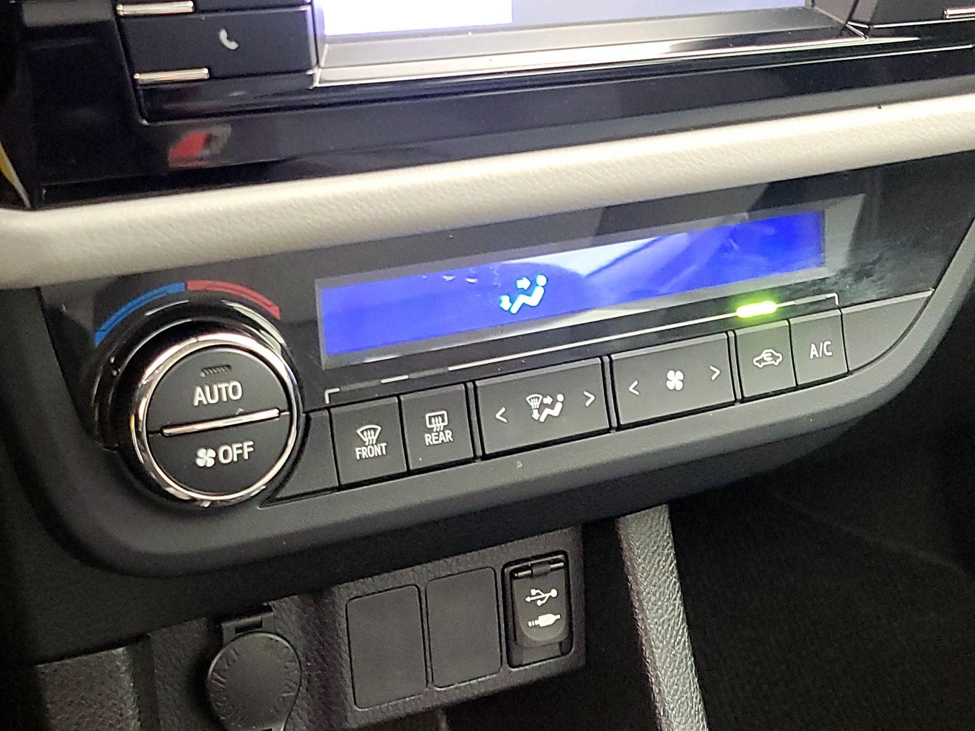 Thumbnail: 2016 Toyota Corolla - 16