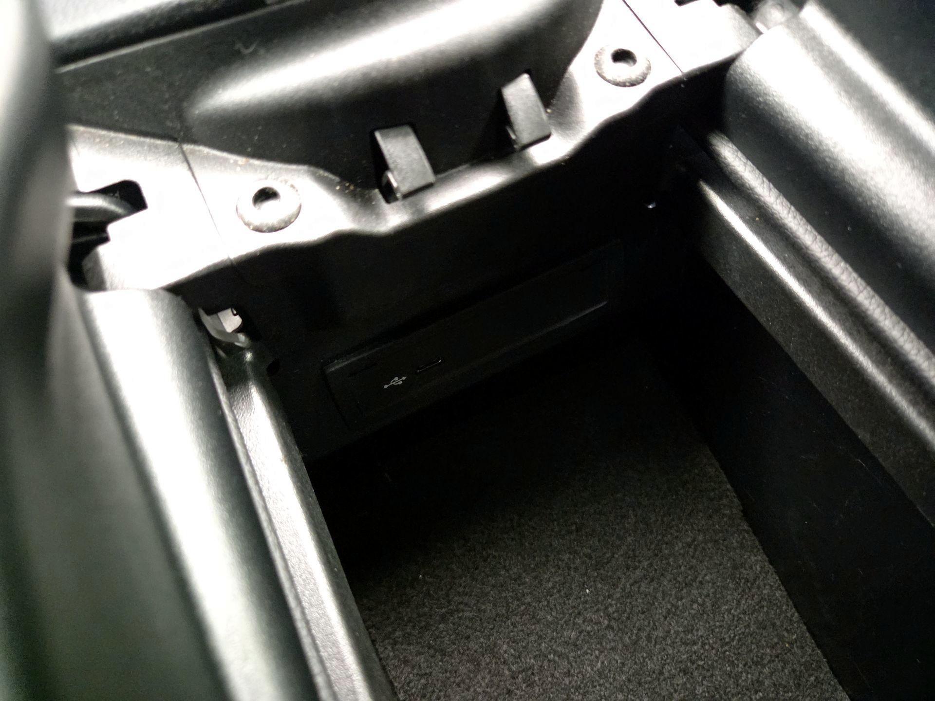 Thumbnail: 2021 Mercedes-Benz E-Class - 19