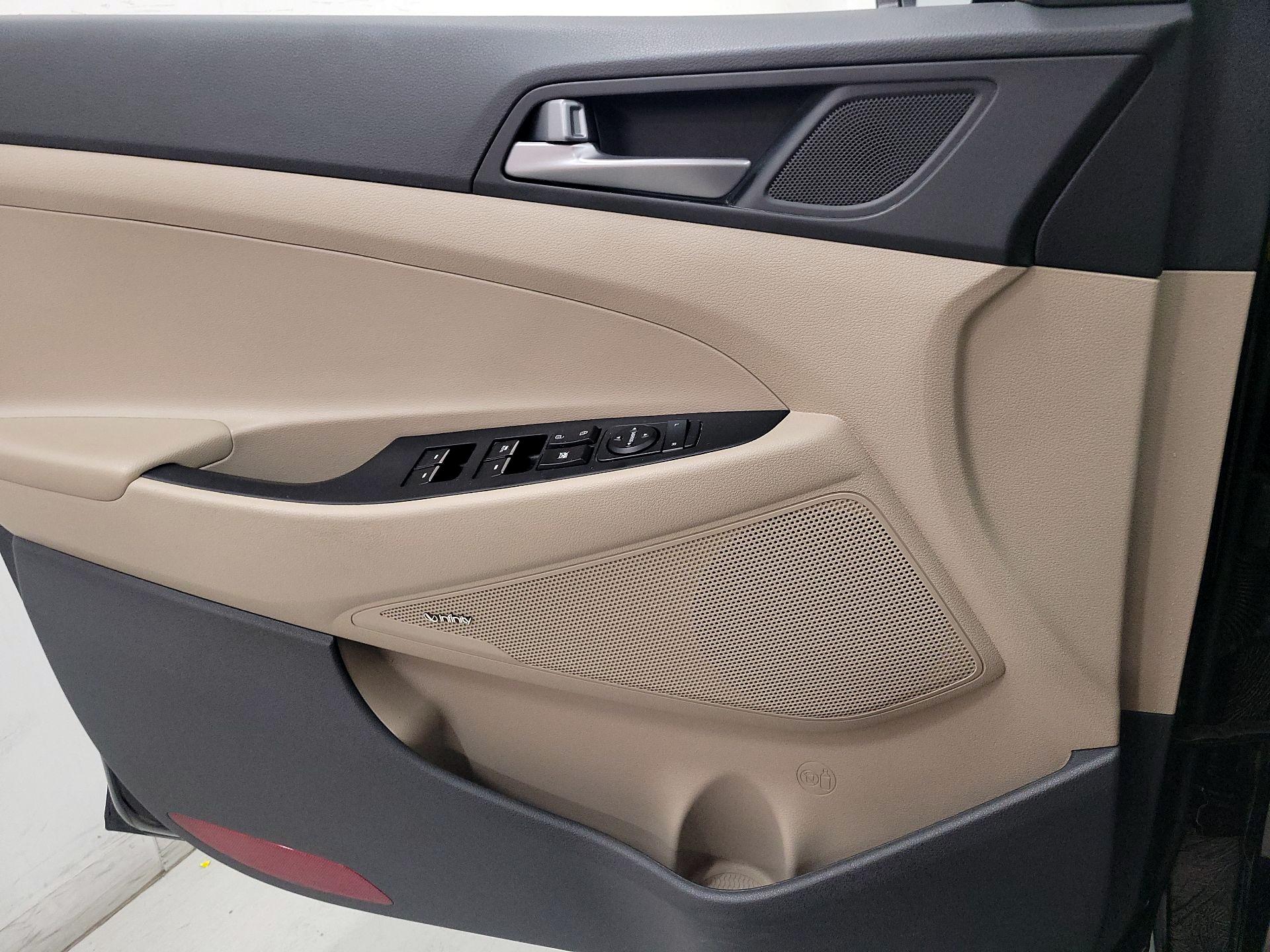 Thumbnail: 2017 Hyundai Tucson - 12