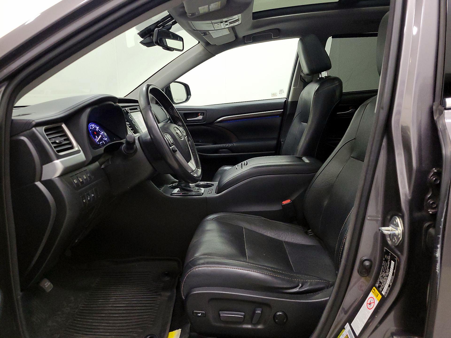 Thumbnail: 2015 Toyota Highlander - 11