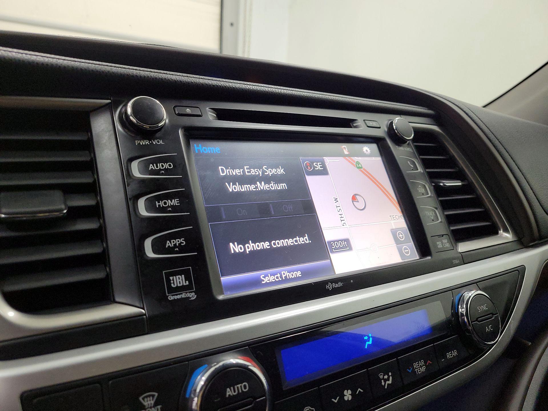 Thumbnail: 2015 Toyota Highlander - 15