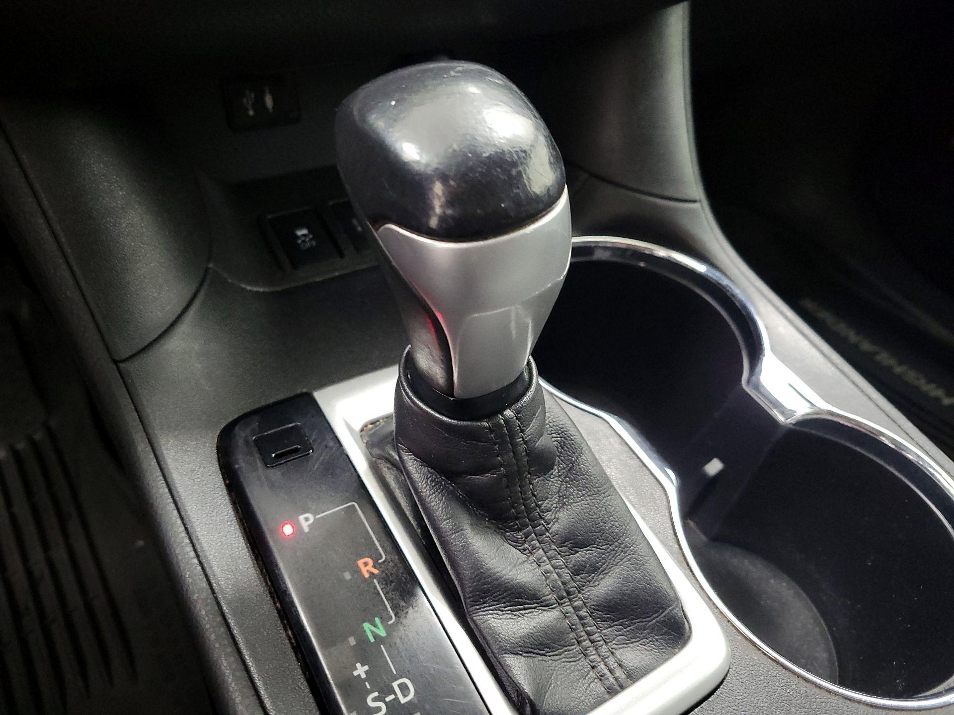 Thumbnail: 2015 Toyota Highlander - 17