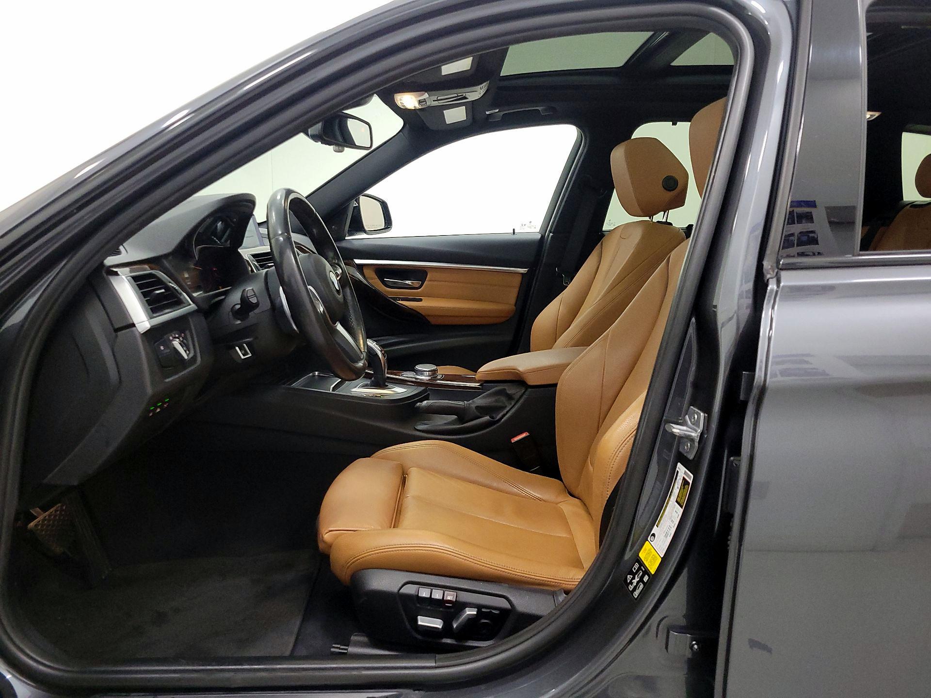 Thumbnail: 2018 BMW 3 Series - 11