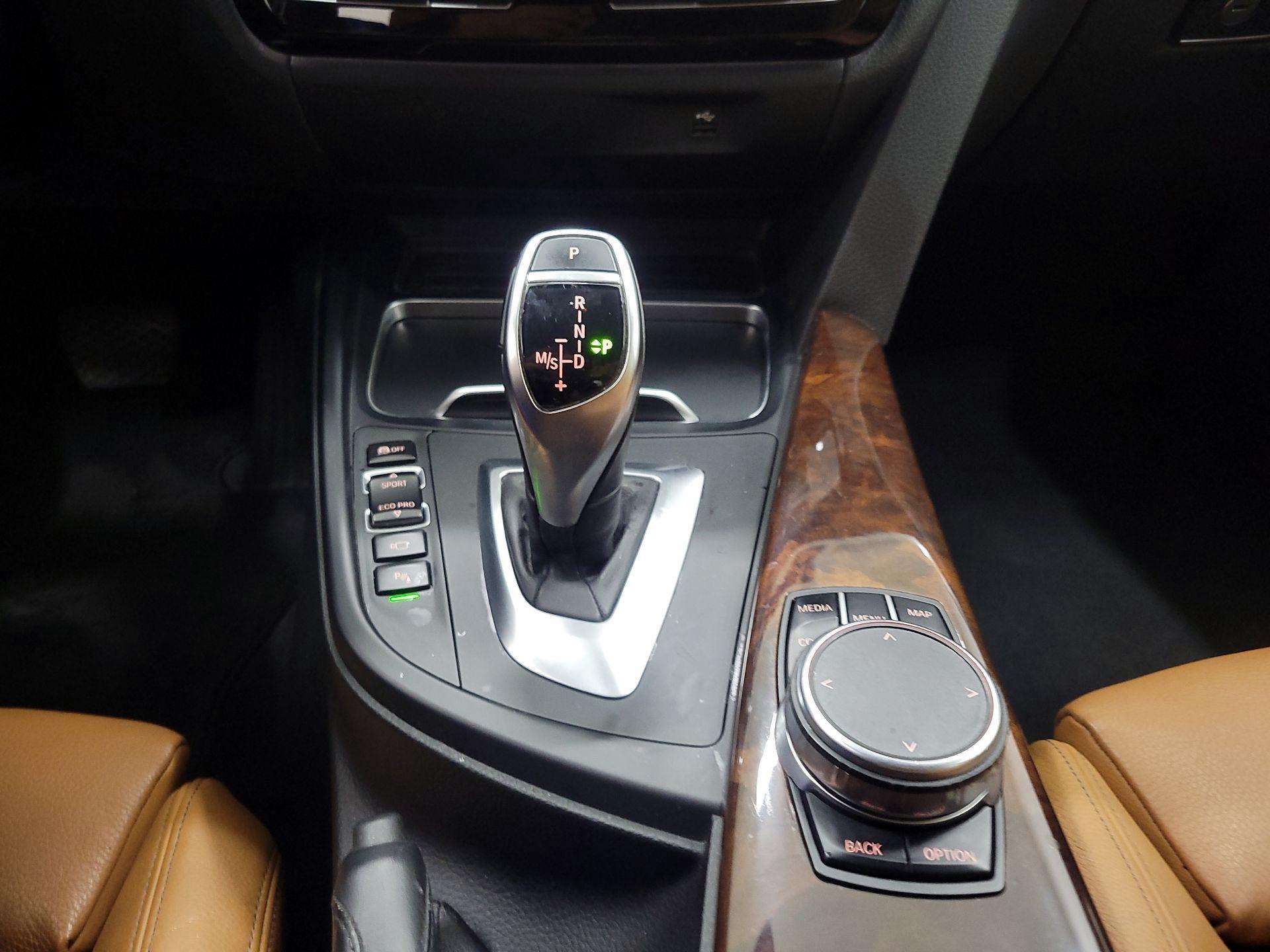 Thumbnail: 2018 BMW 3 Series - 17