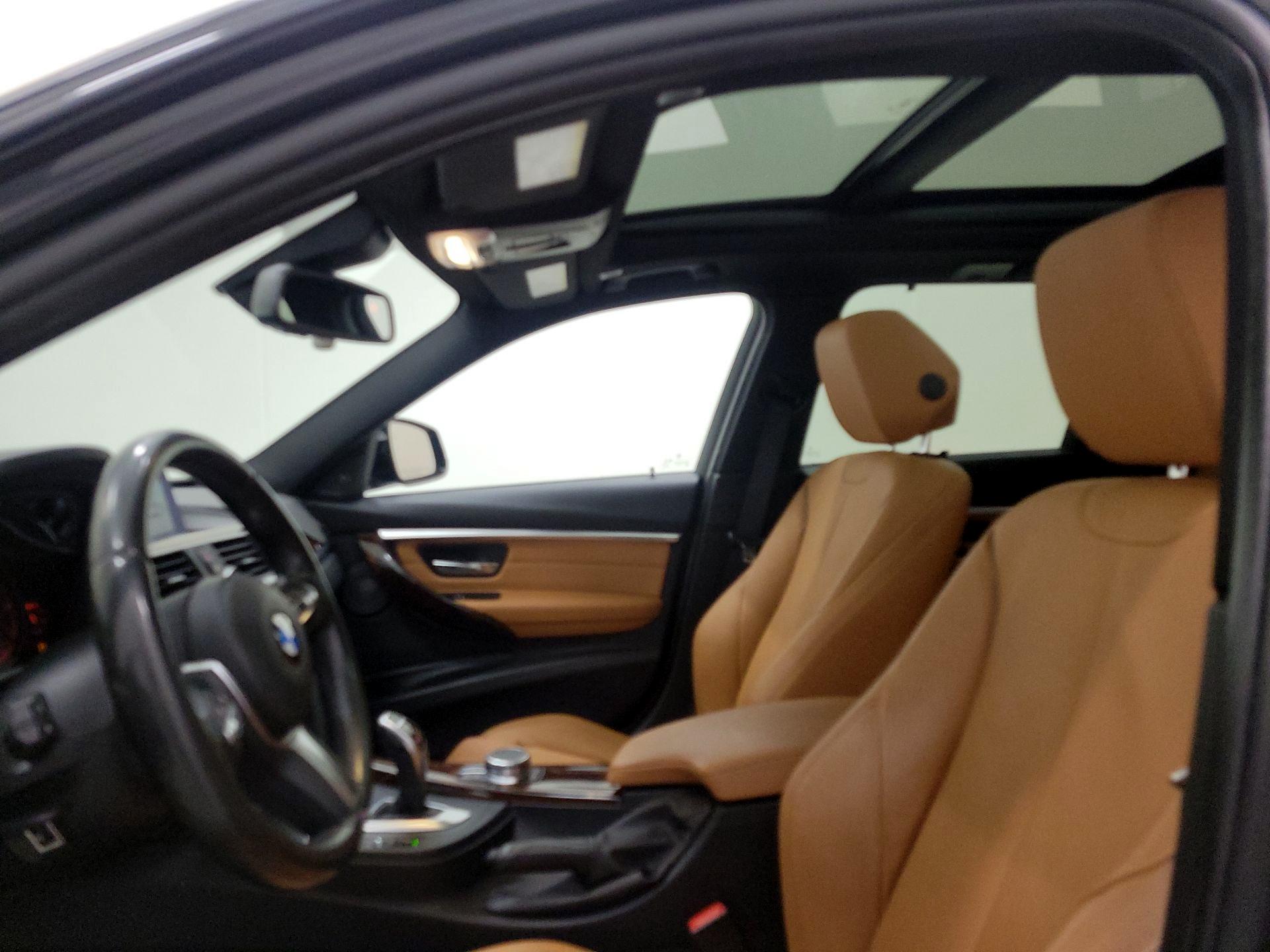 Thumbnail: 2018 BMW 3 Series - 19