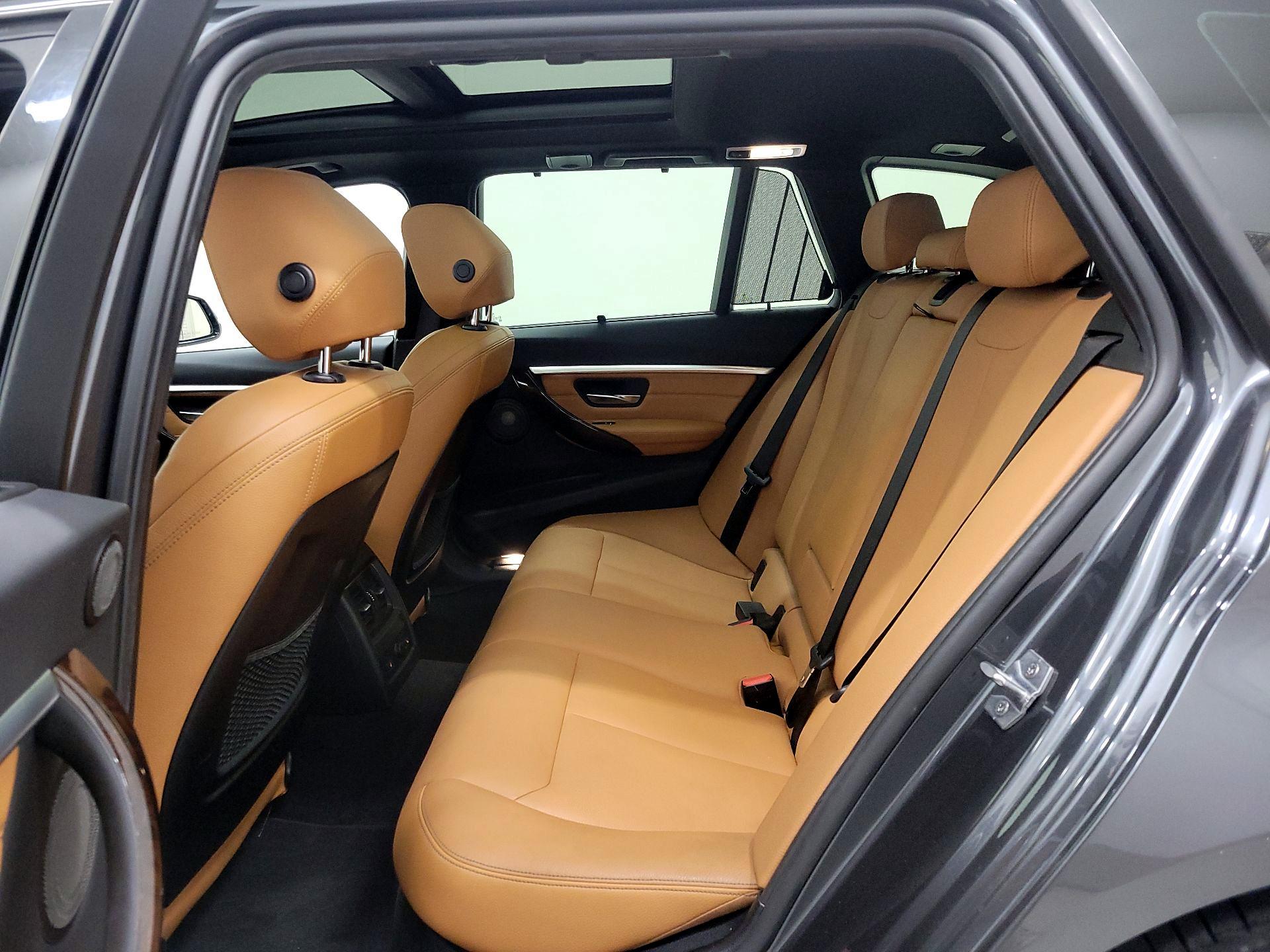 Thumbnail: 2018 BMW 3 Series - 20