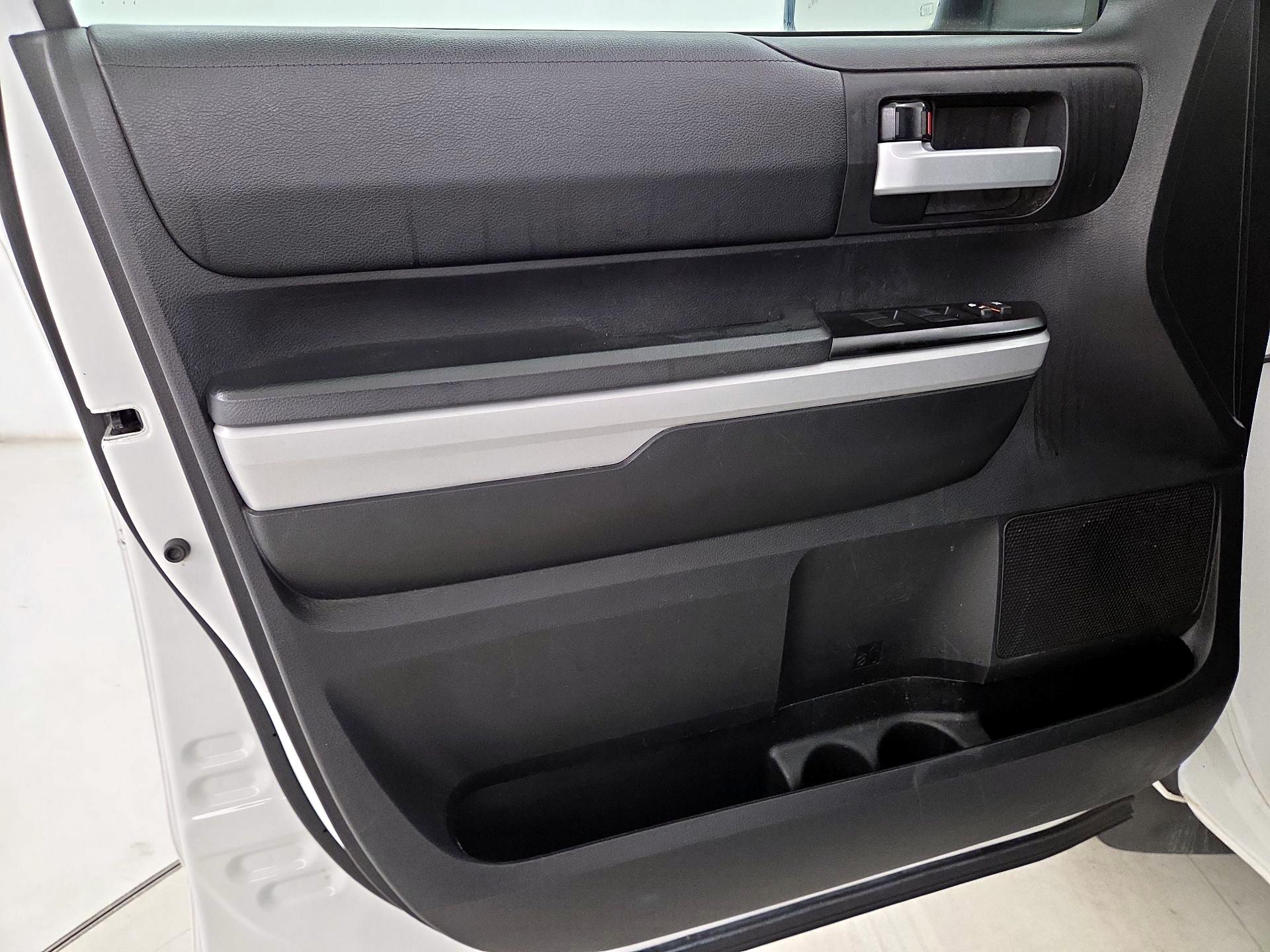 Thumbnail: 2020 Toyota Tundra - 12