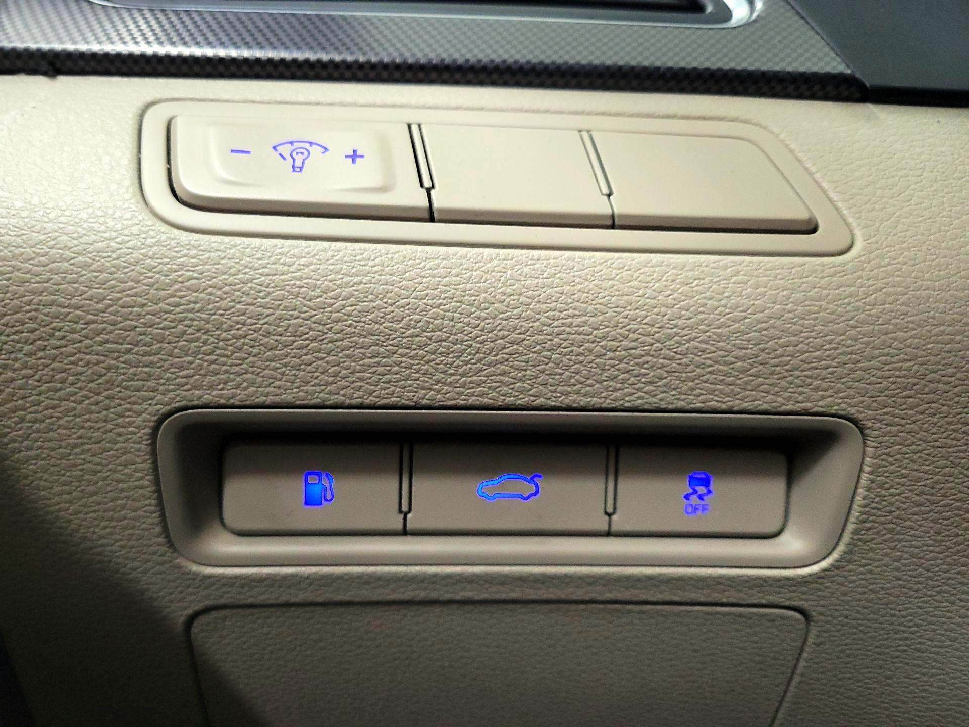 Thumbnail: 2015 Hyundai Sonata - 13