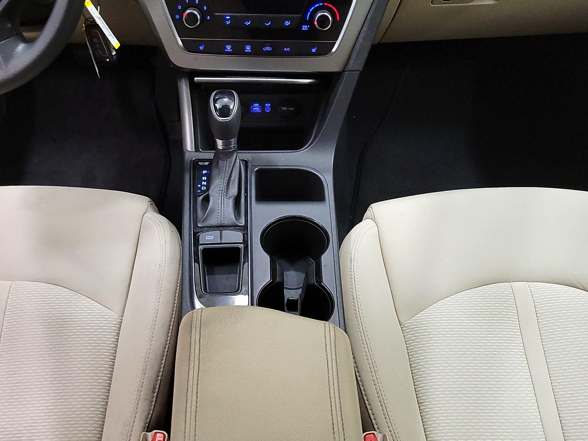 Thumbnail: 2015 Hyundai Sonata - 17