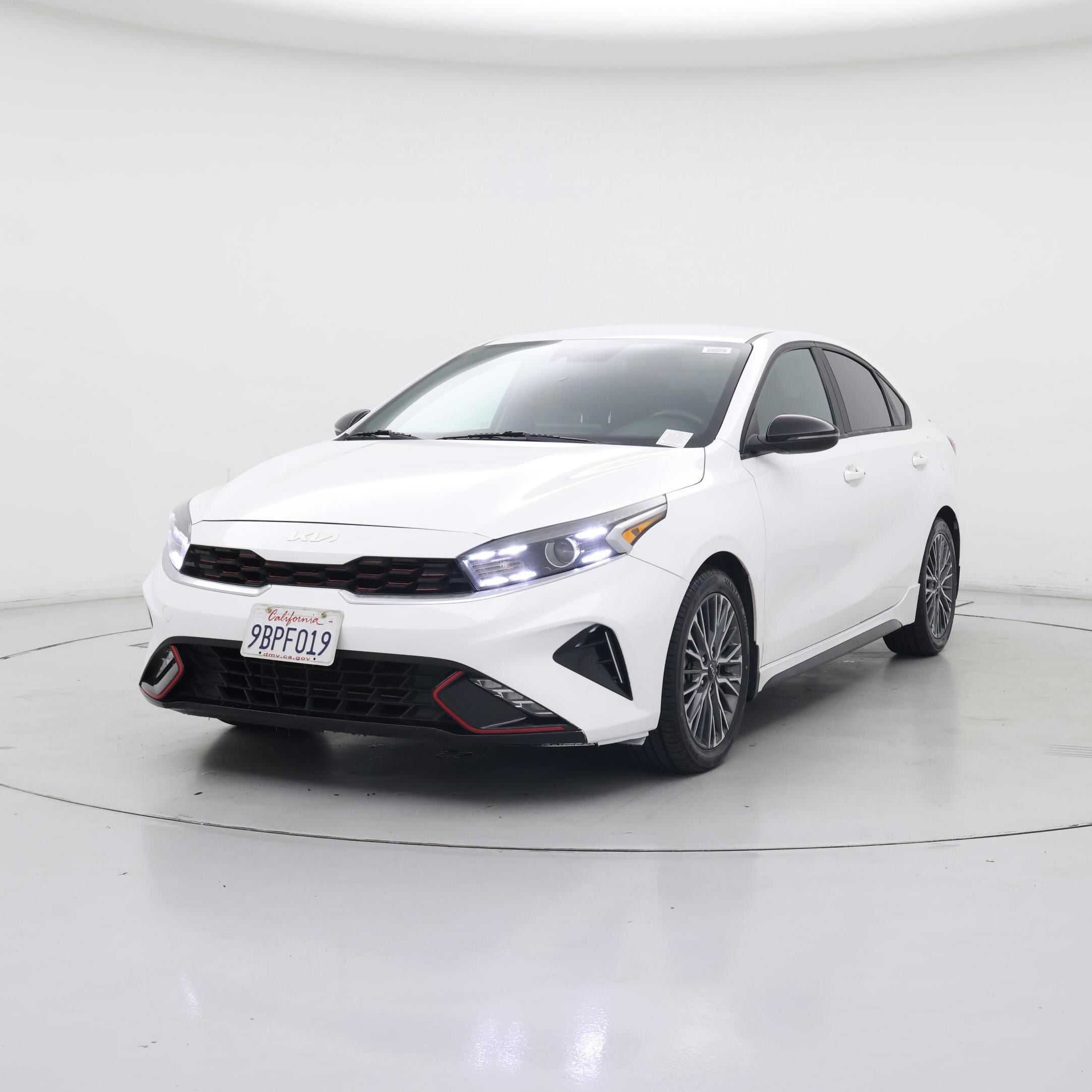 Thumbnail: 2022 Kia Forte - 4