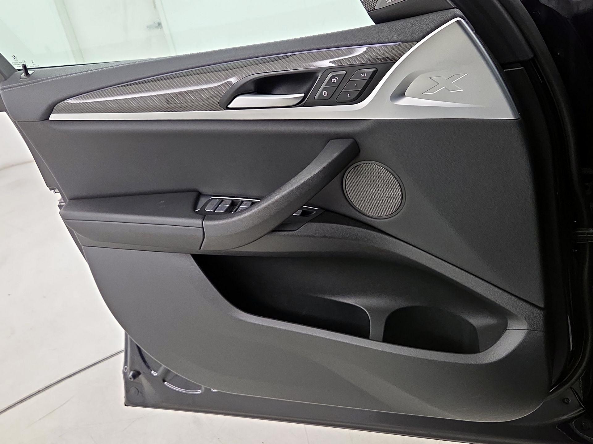 Thumbnail: 2024 BMW X4 - 12