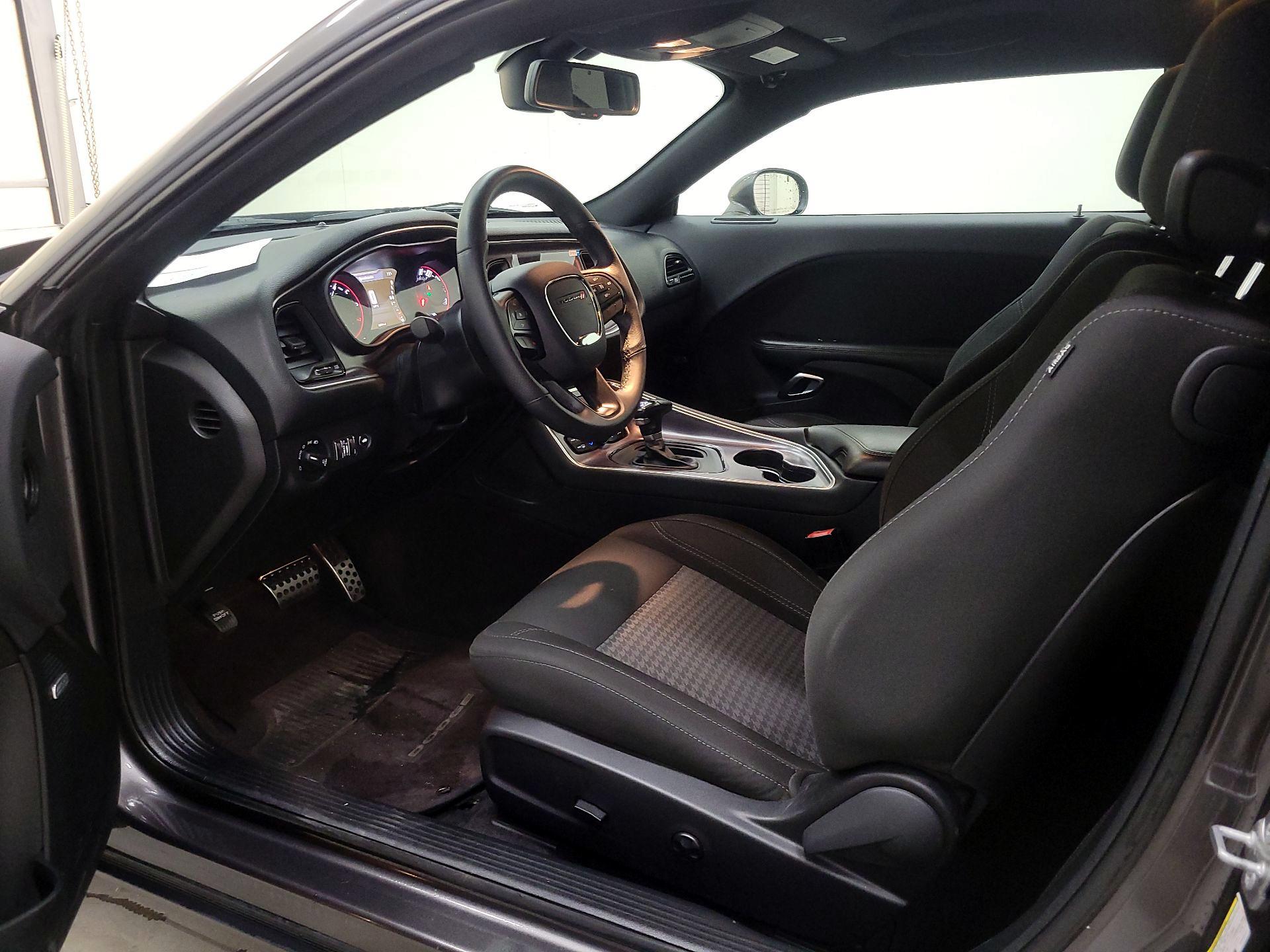 Thumbnail: 2017 Dodge Challenger - 11