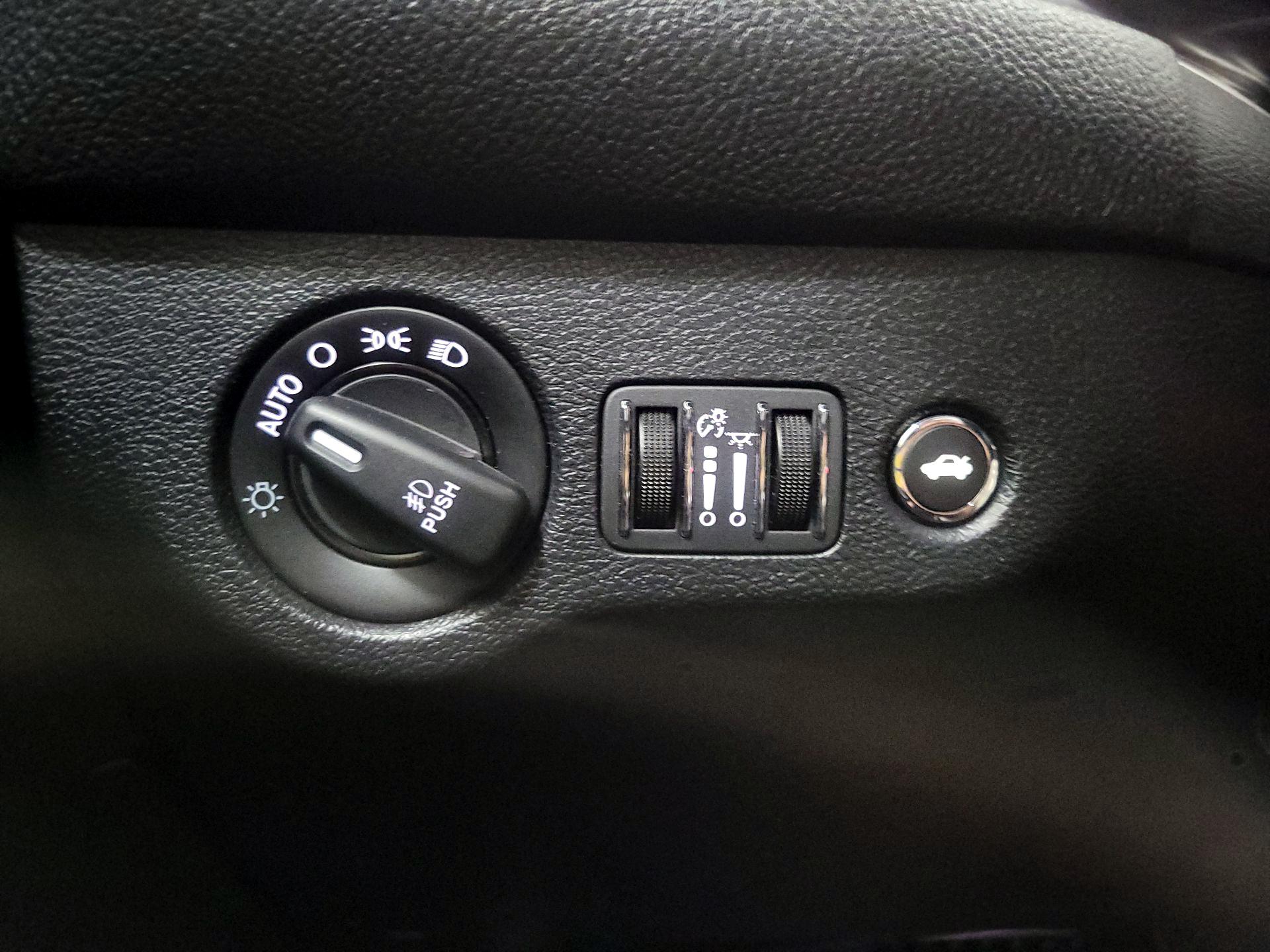 Thumbnail: 2017 Dodge Challenger - 13