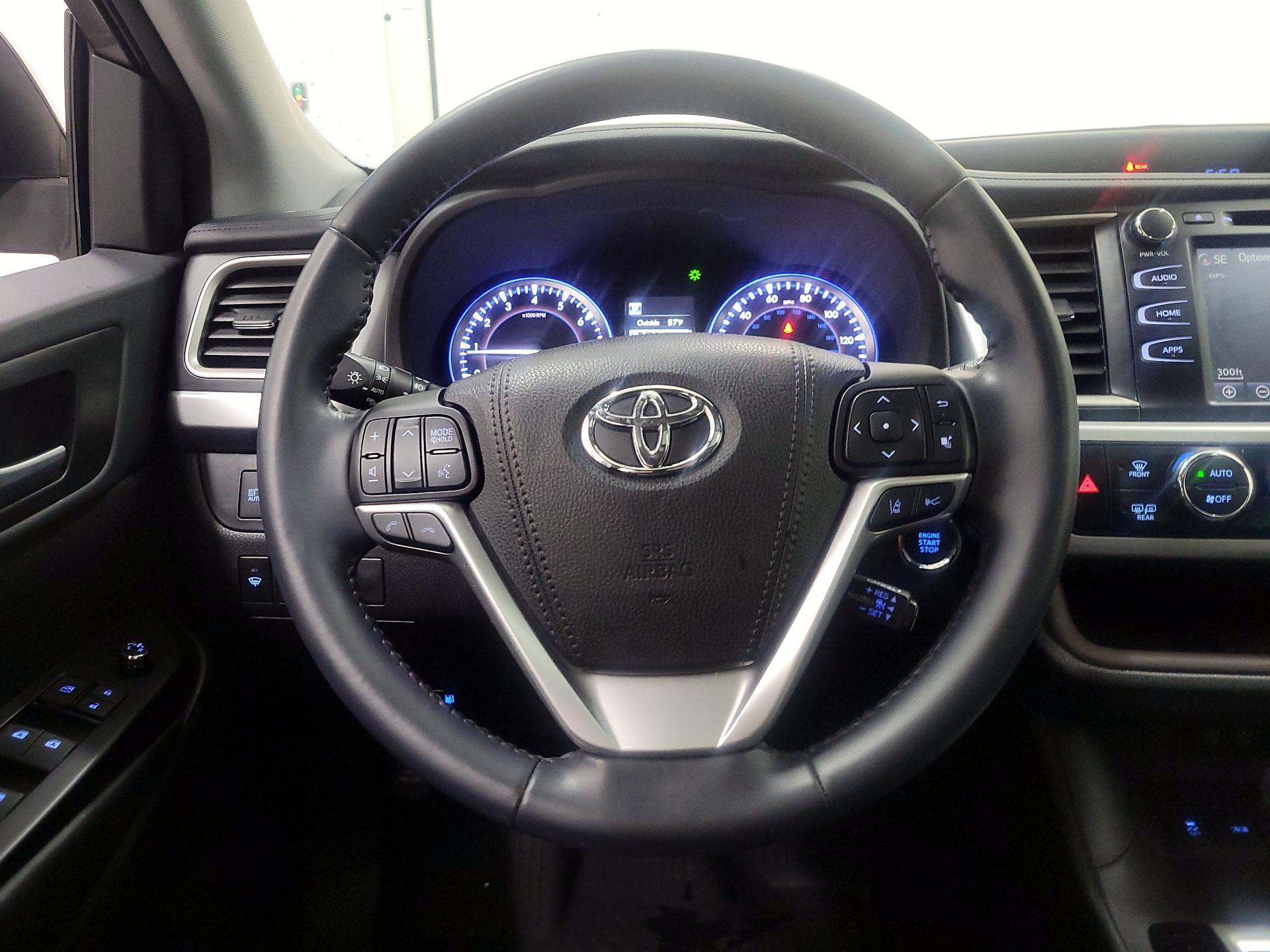 Thumbnail: 2018 Toyota Highlander - 10