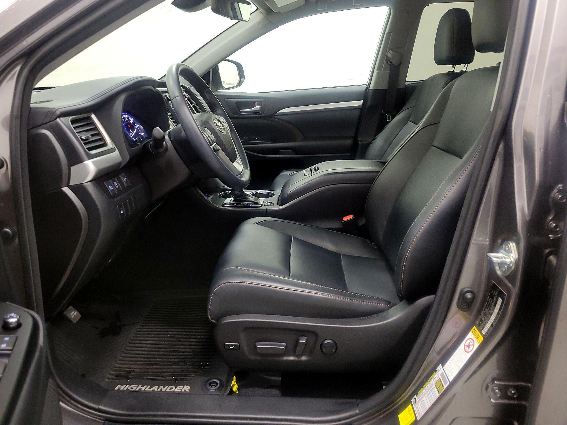 Thumbnail: 2018 Toyota Highlander - 11