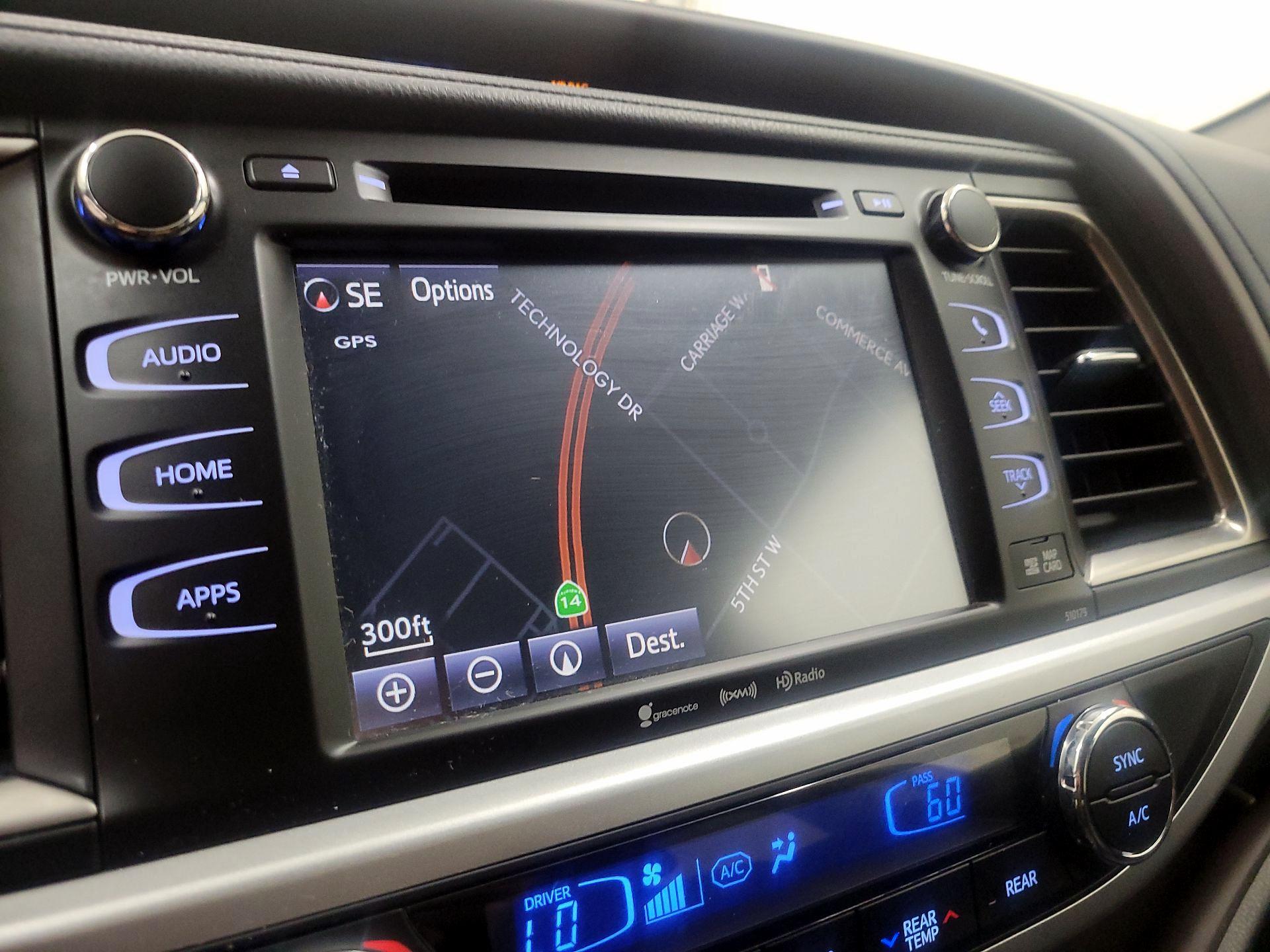 Thumbnail: 2018 Toyota Highlander - 14