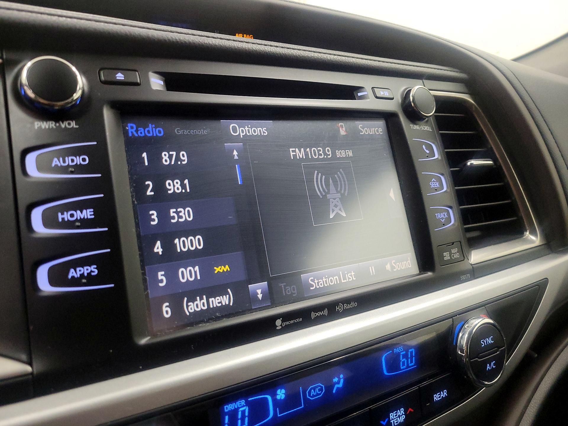 Thumbnail: 2018 Toyota Highlander - 16