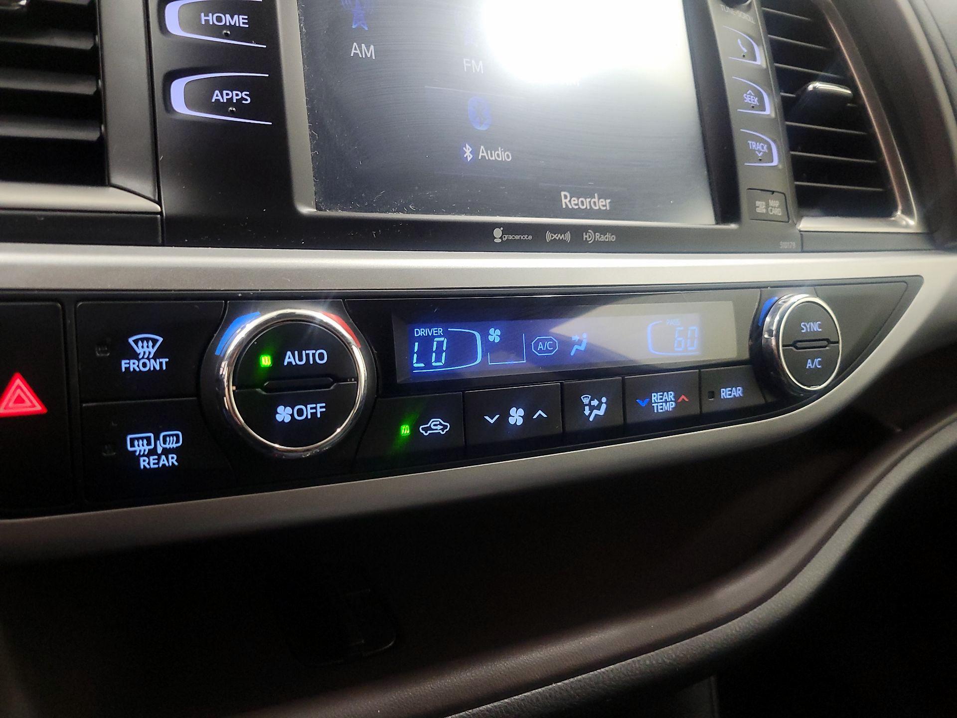 Thumbnail: 2018 Toyota Highlander - 17